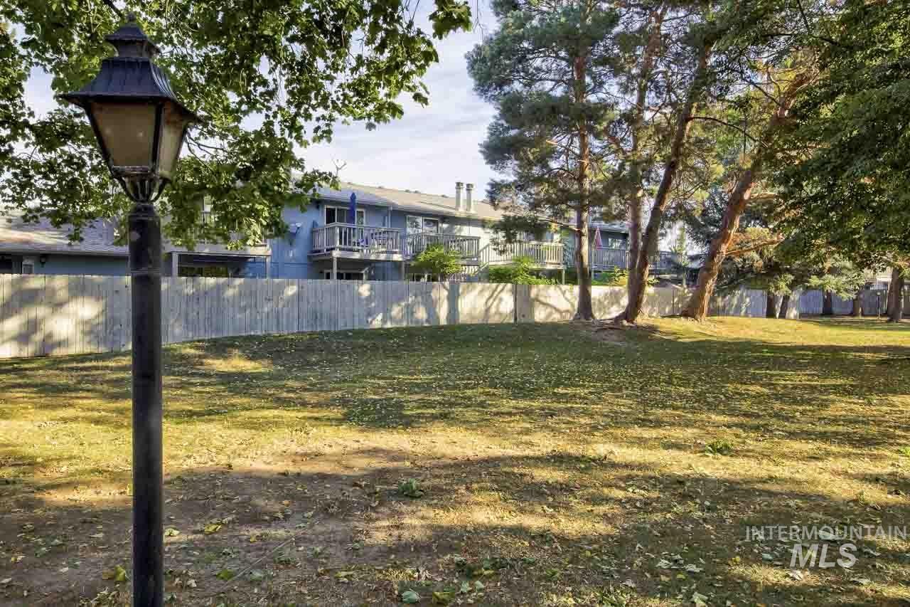 6305 W Morris Hill Rd, Boise, Idaho 83704, 2 Bedrooms, 1.5 Bathrooms, Residential For Sale, Price $299,900,MLS 99004053