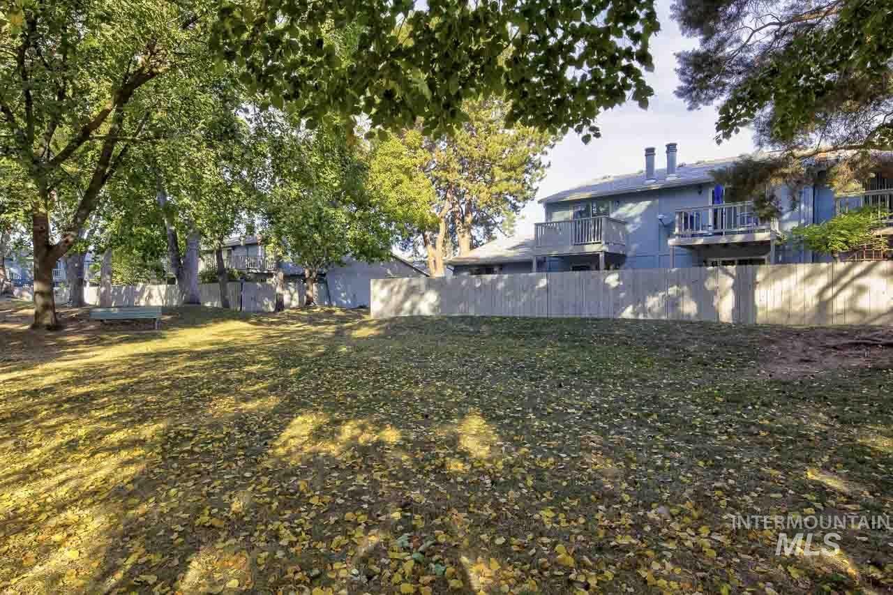 6305 W Morris Hill Rd, Boise, Idaho 83704, 2 Bedrooms, 1.5 Bathrooms, Residential For Sale, Price $299,900,MLS 99004053