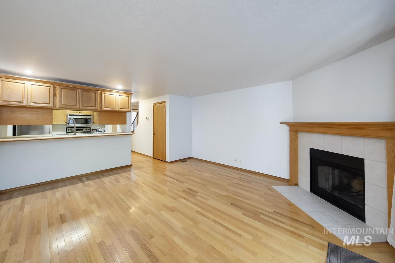 6305 W Morris Hill Rd, Boise, Idaho 83704, 2 Bedrooms, 1.5 Bathrooms, Residential For Sale, Price $299,900,MLS 99004053