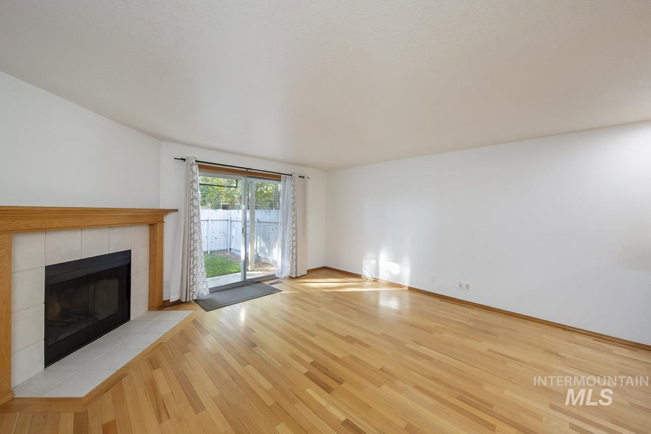 6305 W Morris Hill Rd, Boise, Idaho 83704, 2 Bedrooms, 1.5 Bathrooms, Residential For Sale, Price $299,900,MLS 99004053