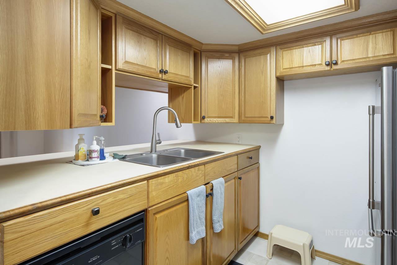 6305 W Morris Hill Rd, Boise, Idaho 83704, 2 Bedrooms, 1.5 Bathrooms, Residential For Sale, Price $299,900,MLS 99004053