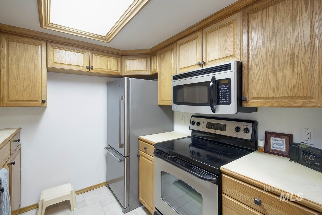 6305 W Morris Hill Rd, Boise, Idaho 83704, 2 Bedrooms, 1.5 Bathrooms, Residential For Sale, Price $299,900,MLS 99004053