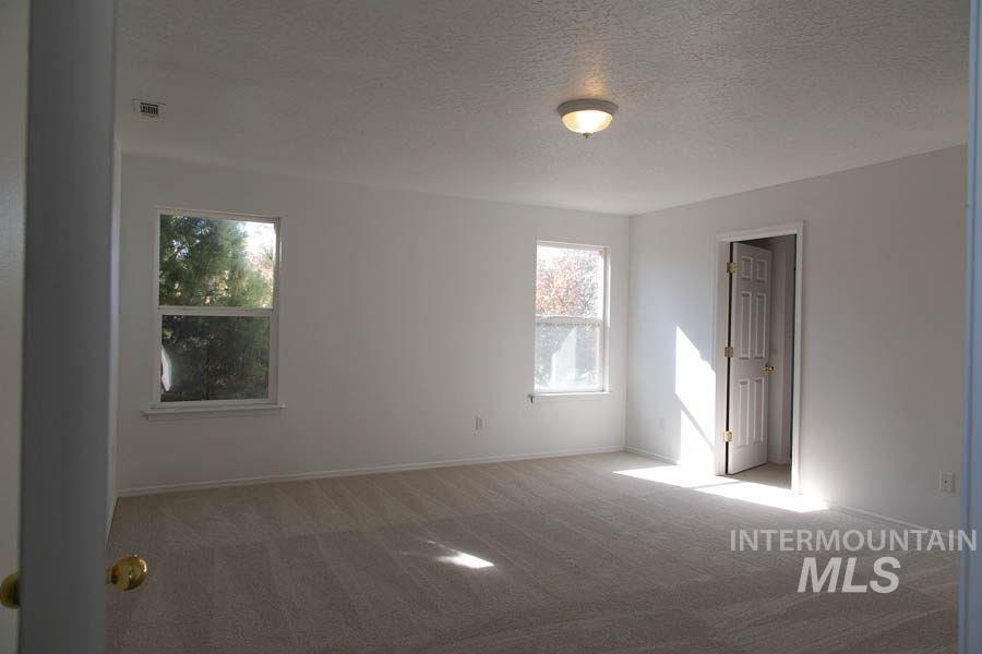 9707 Portola Dr, Boise, Idaho 83709, 4 Bedrooms, 2.5 Bathrooms, Residential For Sale, Price $450,000,MLS 99004058