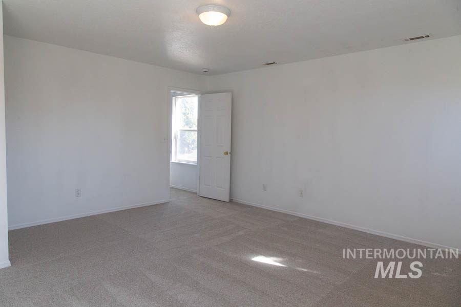 9707 Portola Dr, Boise, Idaho 83709, 4 Bedrooms, 2.5 Bathrooms, Residential For Sale, Price $450,000,MLS 99004058