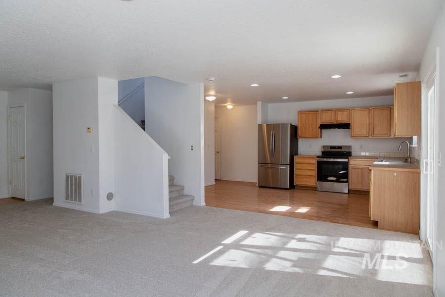 9707 Portola Dr, Boise, Idaho 83709, 4 Bedrooms, 2.5 Bathrooms, Residential For Sale, Price $450,000,MLS 99004058