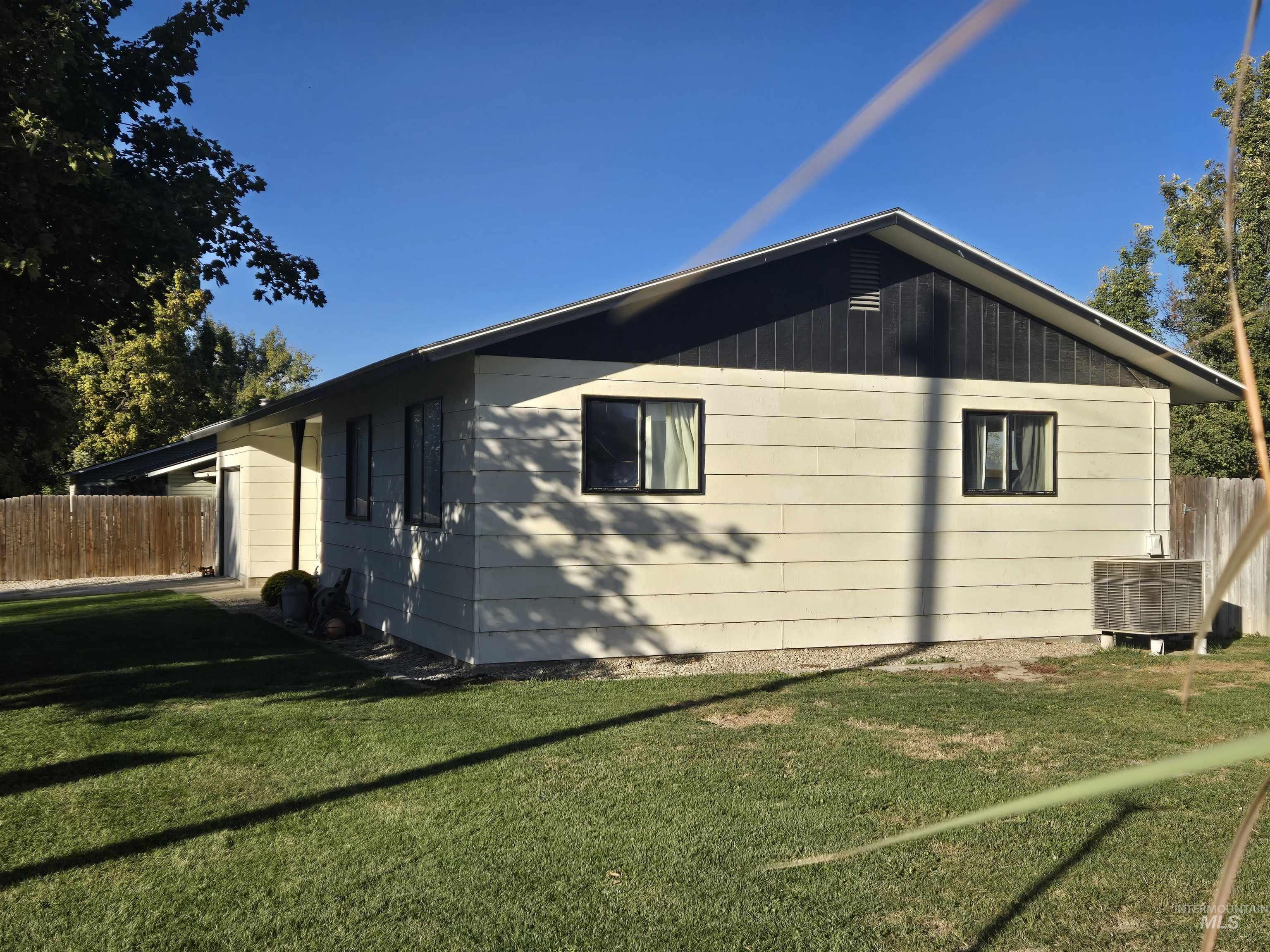 602 Poplar Ave, New Plymouth, Idaho 83655, 3 Bedrooms, 1 Bathroom, Residential For Sale, Price $325,000, 99004066