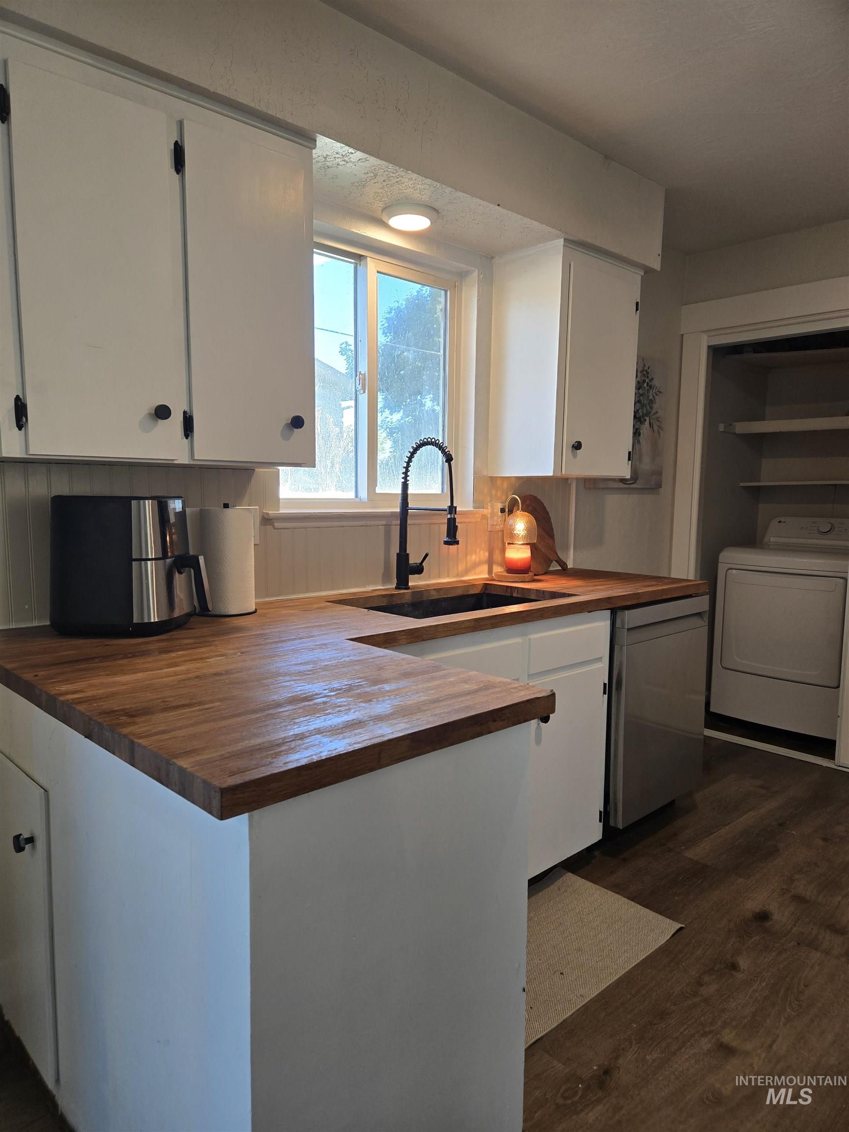 602 Poplar Ave, New Plymouth, Idaho 83655, 3 Bedrooms, 1 Bathroom, Residential For Sale, Price $325,000, 99004066