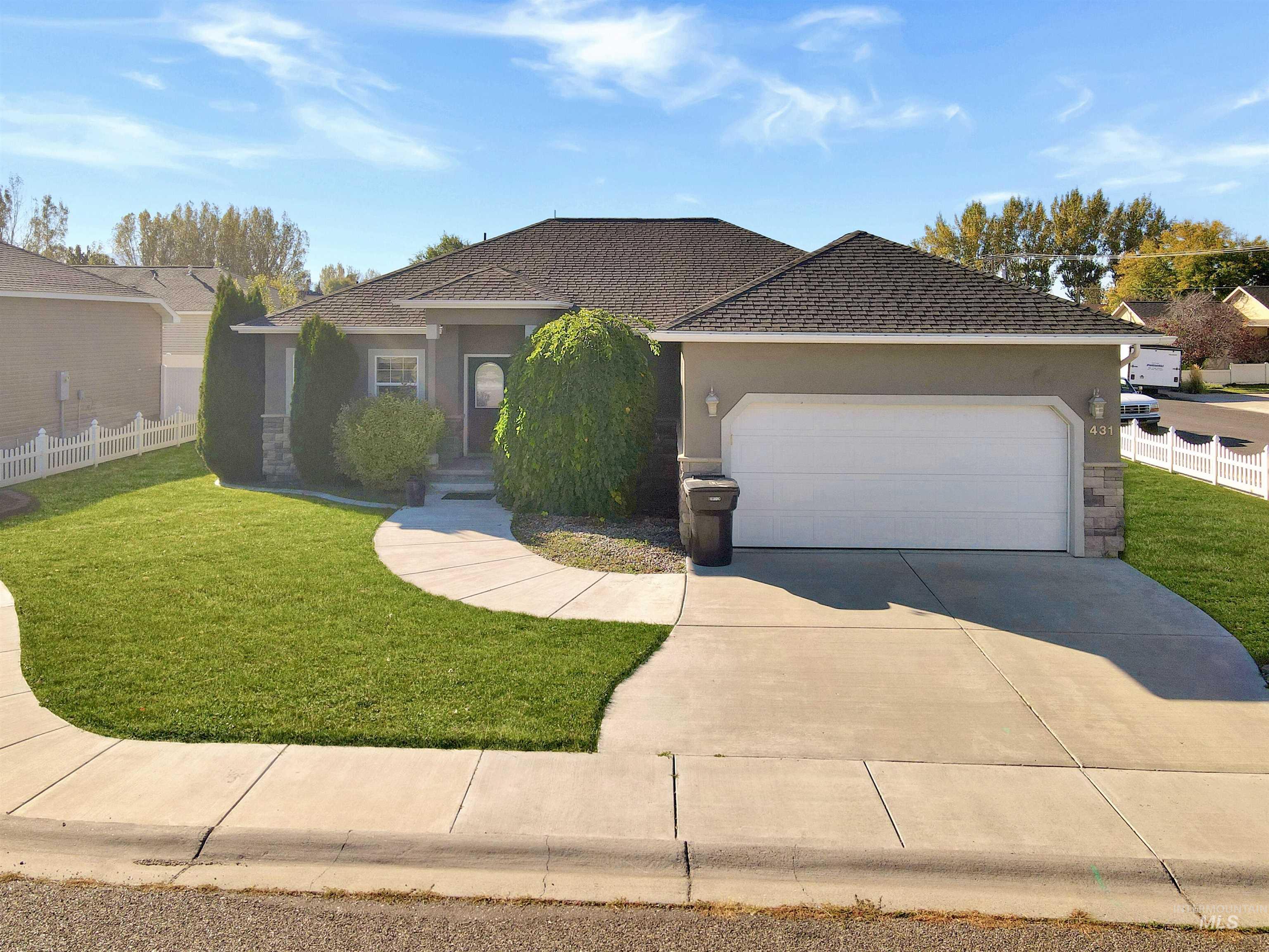 431 Pratt Pl, Burley, Idaho 83318, 3 Bedrooms, 2 Bathrooms, Residential For Sale, Price $394,000,MLS 99004067