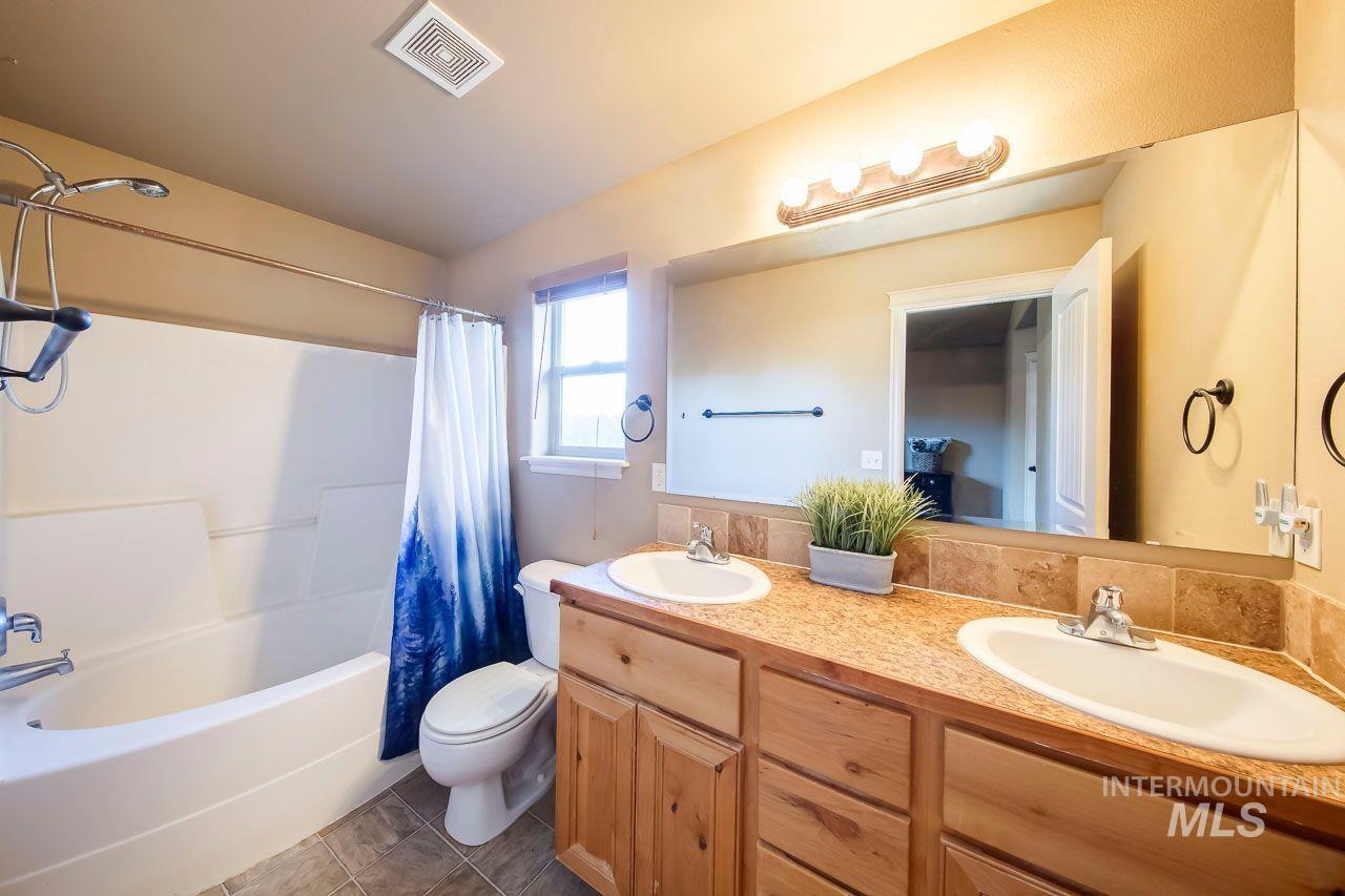 10262 W Breckfield Street, Boise, Idaho 83709, 3 Bedrooms, 2 Bathrooms, Residential For Sale, Price $359,990,MLS 99004068