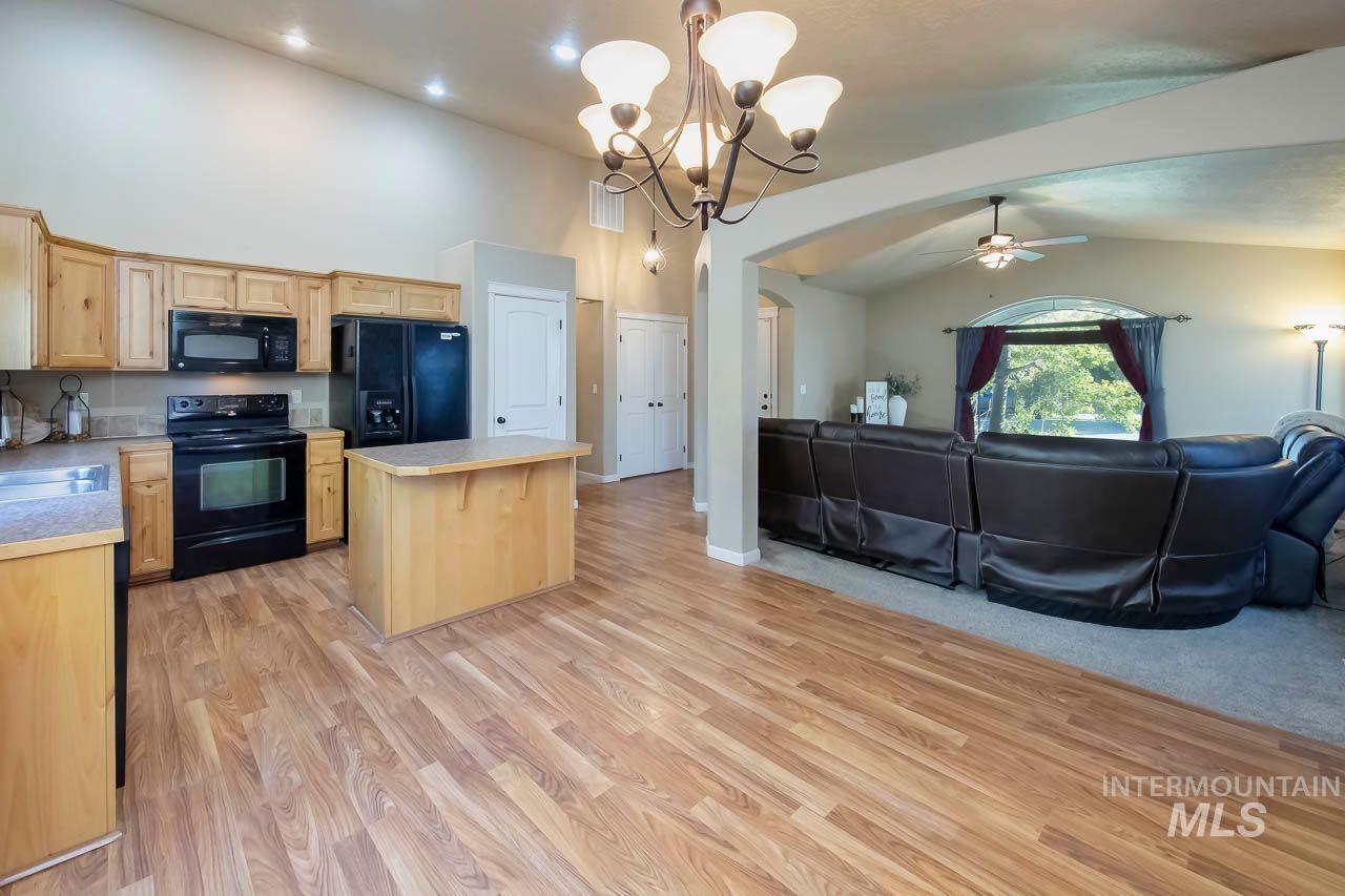 10262 W Breckfield Street, Boise, Idaho 83709, 3 Bedrooms, 2 Bathrooms, Residential For Sale, Price $359,990,MLS 99004068