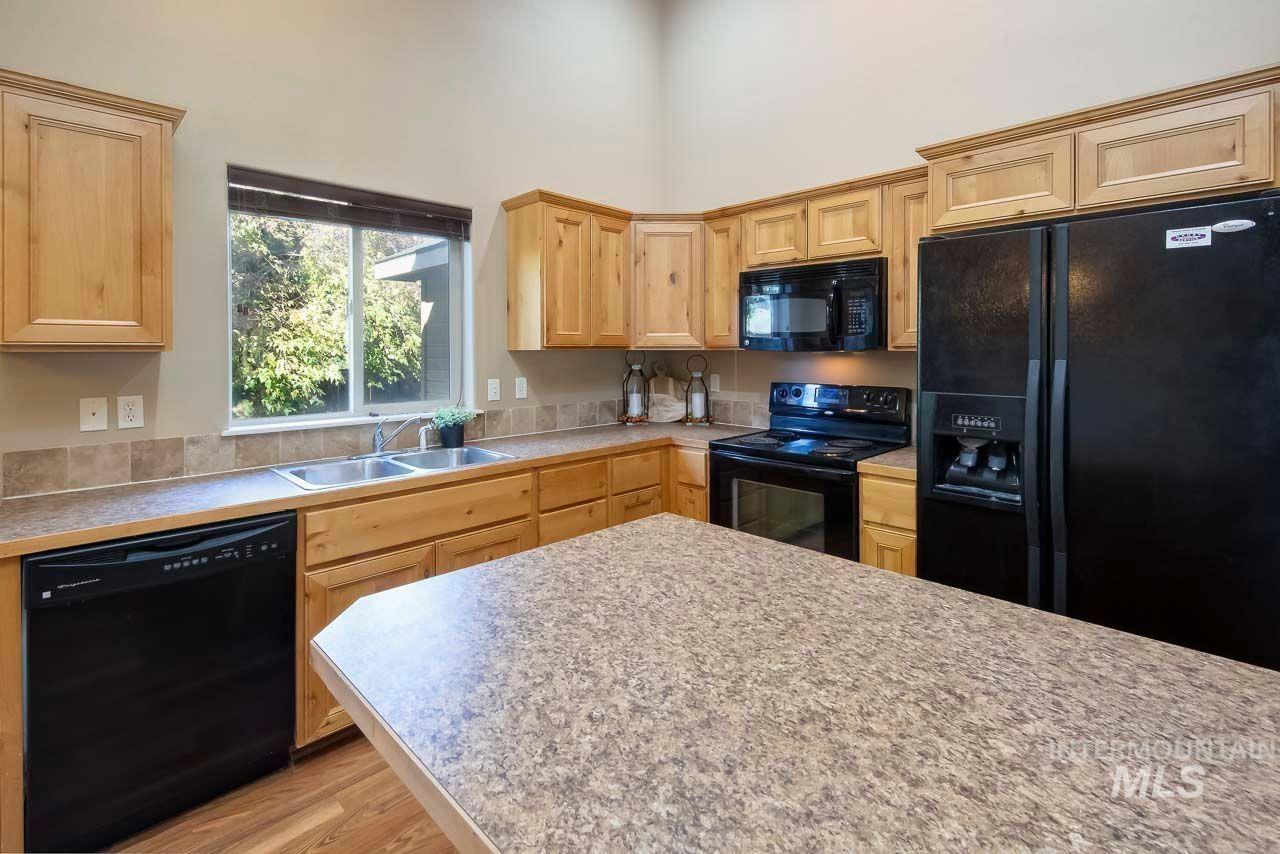 10262 W Breckfield Street, Boise, Idaho 83709, 3 Bedrooms, 2 Bathrooms, Residential For Sale, Price $359,990,MLS 99004068