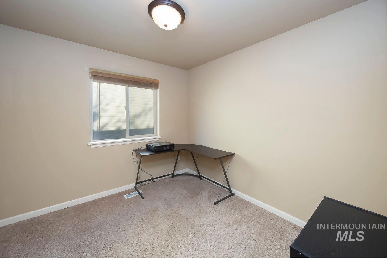 10262 W Breckfield Street, Boise, Idaho 83709, 3 Bedrooms, 2 Bathrooms, Residential For Sale, Price $359,990,MLS 99004068
