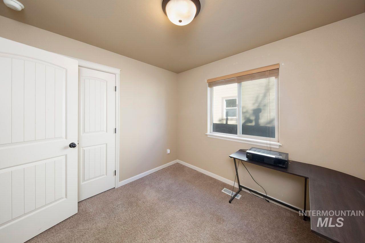 10262 W Breckfield Street, Boise, Idaho 83709, 3 Bedrooms, 2 Bathrooms, Residential For Sale, Price $359,990,MLS 99004068