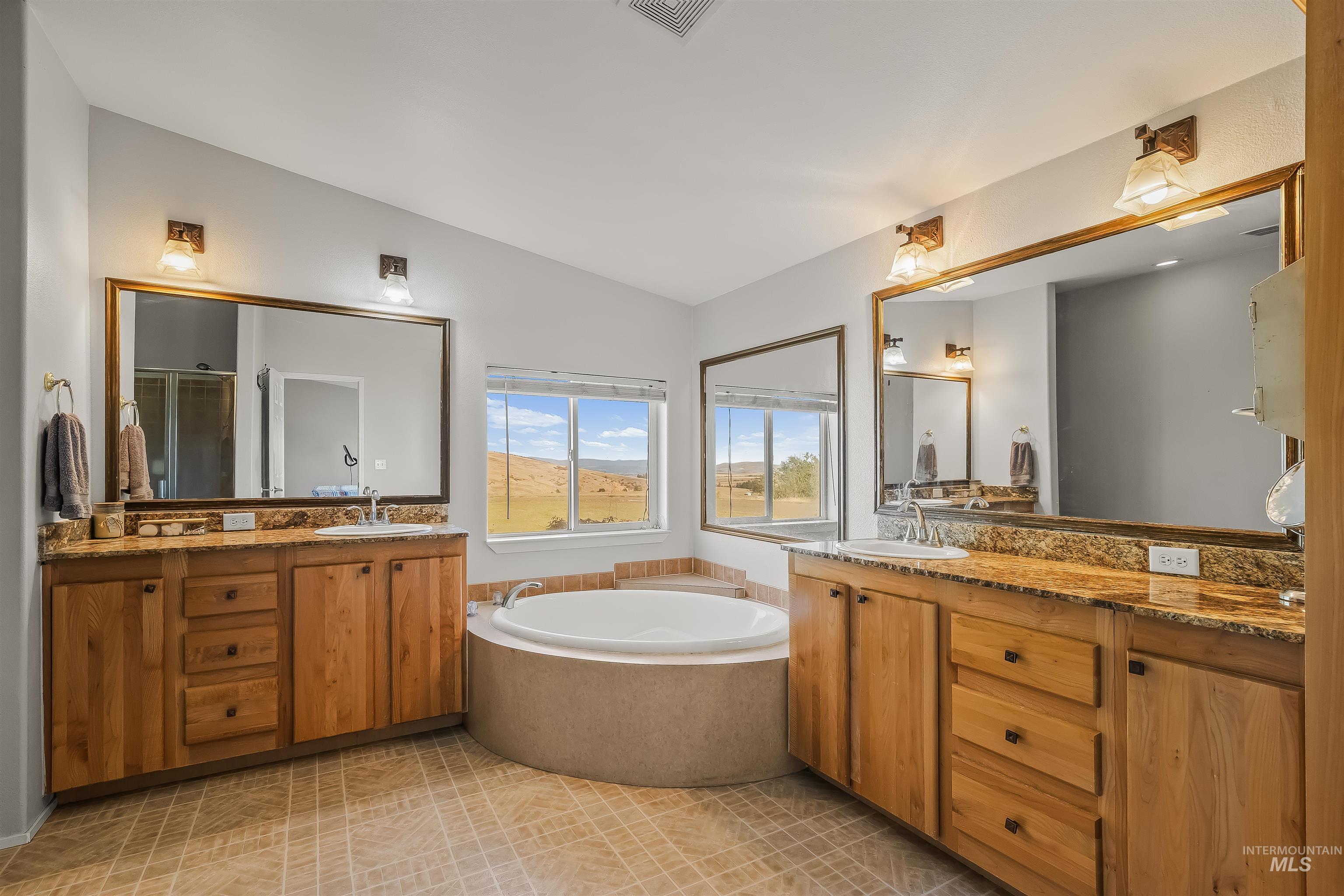 124 Hunters Way, Grangeville, Idaho 83530, 4 Bedrooms, 2 Bathrooms, Residential For Sale, Price $699,900,MLS 99004075