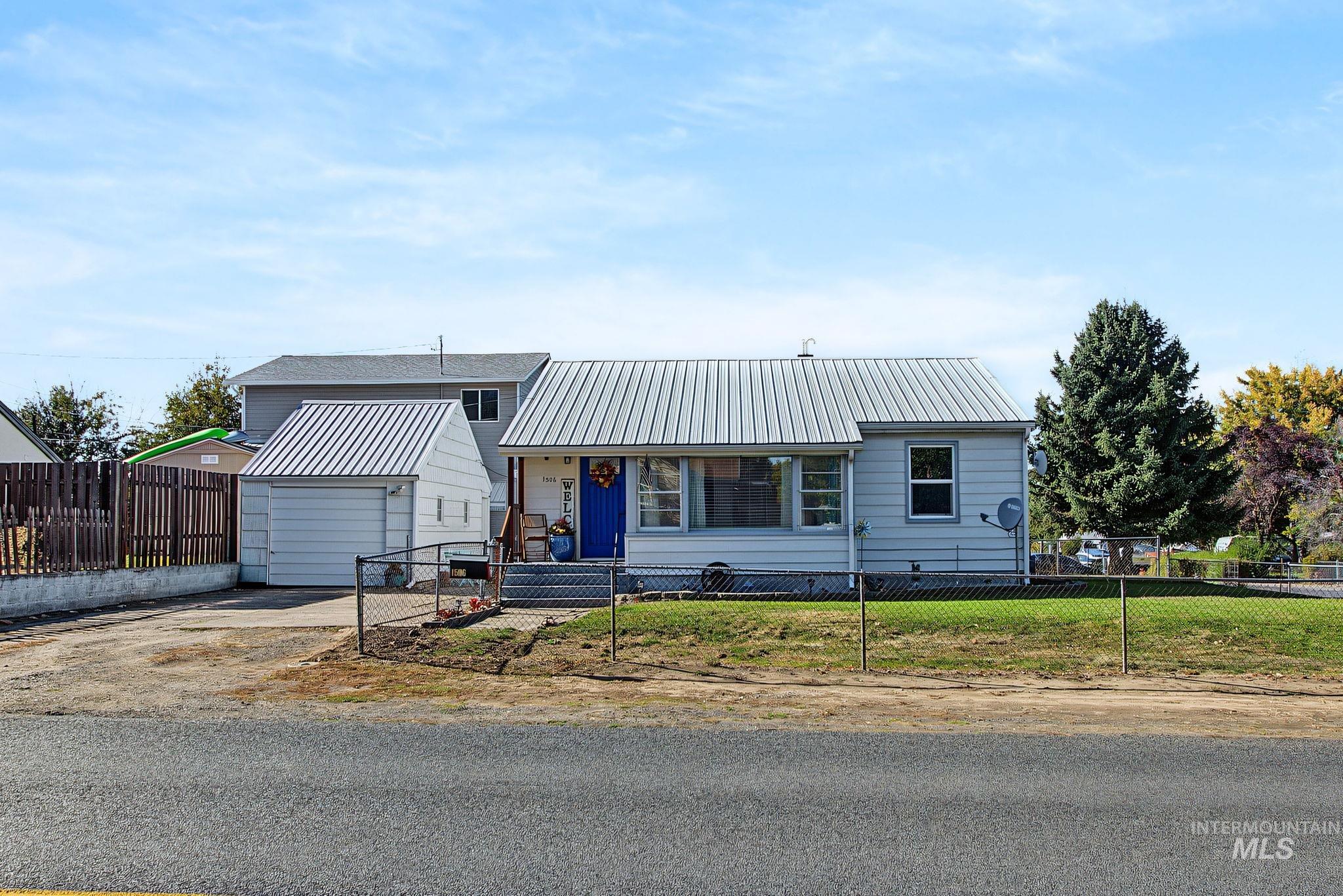 1506 14th St, Lewiston, Idaho 83501, 2 Bedrooms, 2 Bathrooms, Residential For Sale, Price $322,000,MLS 99004076