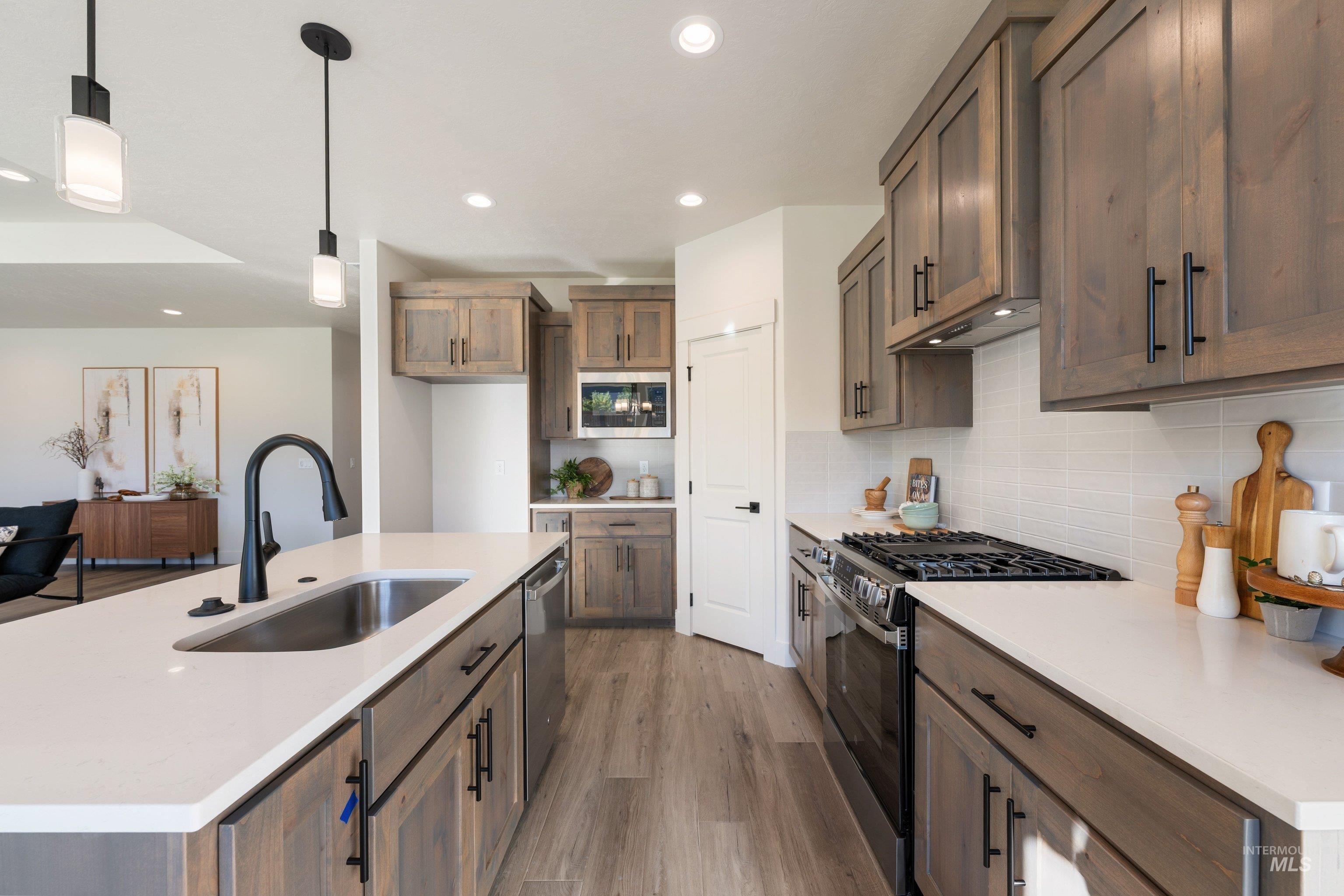 2372 S Hurd Ave, Nampa, Idaho 83686, 3 Bedrooms, 2 Bathrooms, Residential For Sale, Price $549,900, 99004079