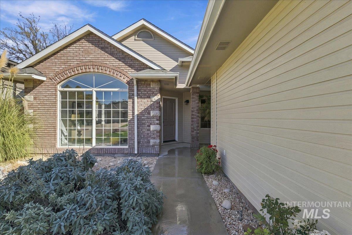 1692 S Goldsmith Ave, Meridian, Idaho 83642, 4 Bedrooms, 2 Bathrooms, Residential For Sale, Price $579,000, 99004084
