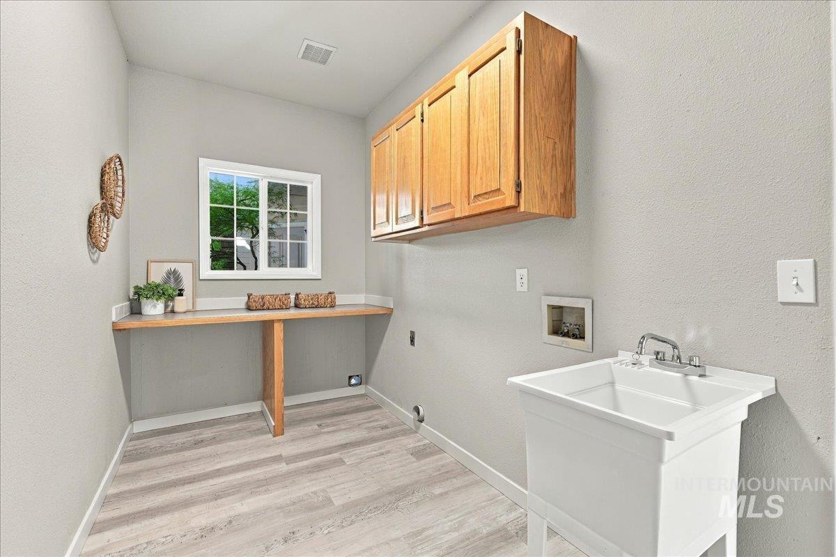 1692 S Goldsmith Ave, Meridian, Idaho 83642, 4 Bedrooms, 2 Bathrooms, Residential For Sale, Price $579,000, 99004084
