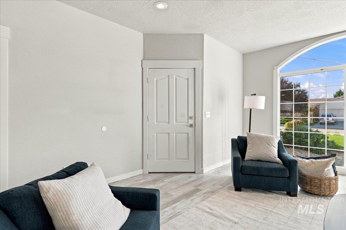 1692 S Goldsmith Ave, Meridian, Idaho 83642, 4 Bedrooms, 2 Bathrooms, Residential For Sale, Price $579,000, 99004084