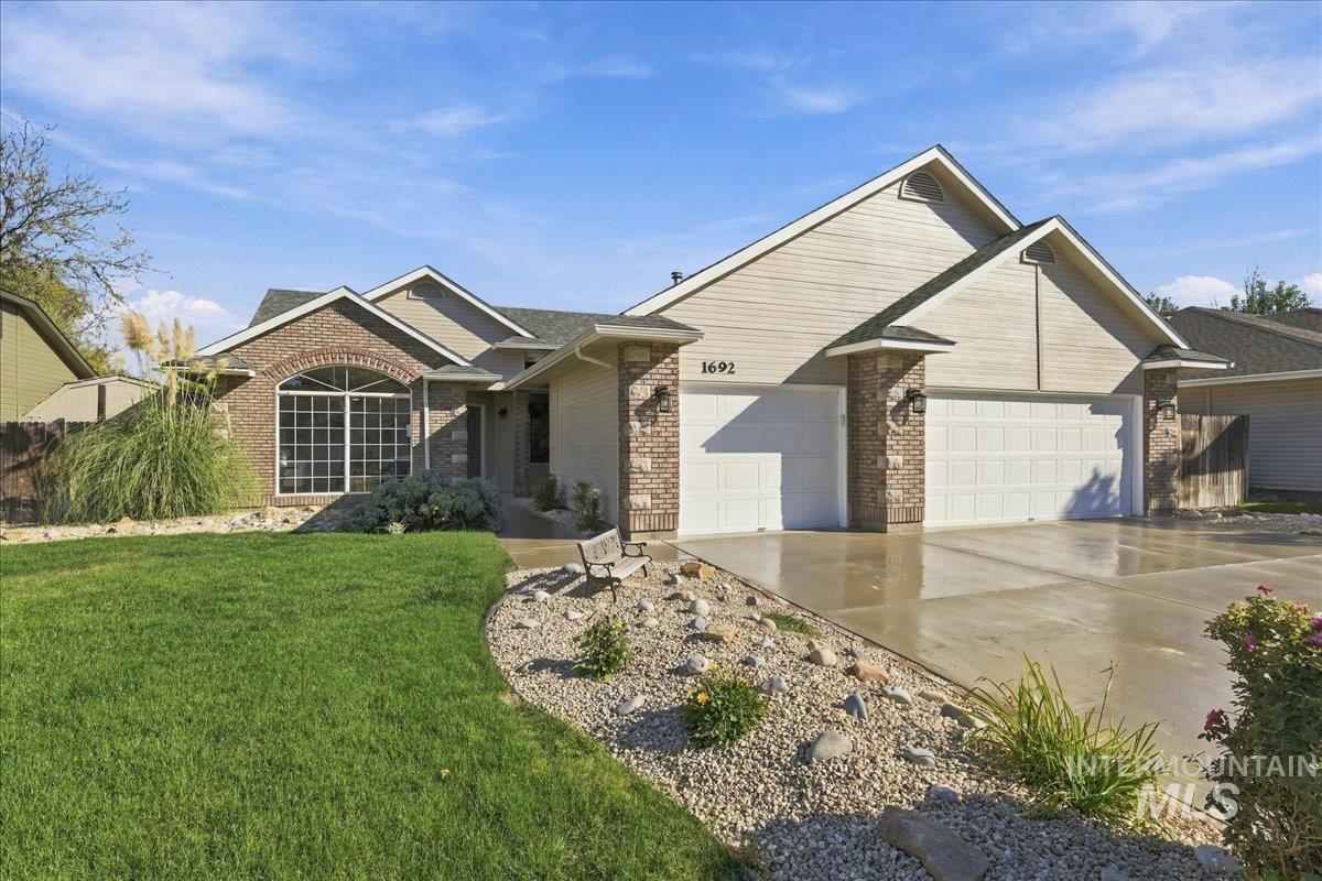 1692 S Goldsmith Ave, Meridian, Idaho 83642, 4 Bedrooms, 2 Bathrooms, Residential For Sale, Price $579,000, 99004084