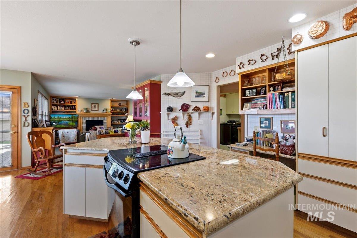 8124 W Thunder Mountain Drive, Boise, Idaho 83709, 4 Bedrooms, 2.5 Bathrooms, Residential For Sale, Price $725,000, 99004086