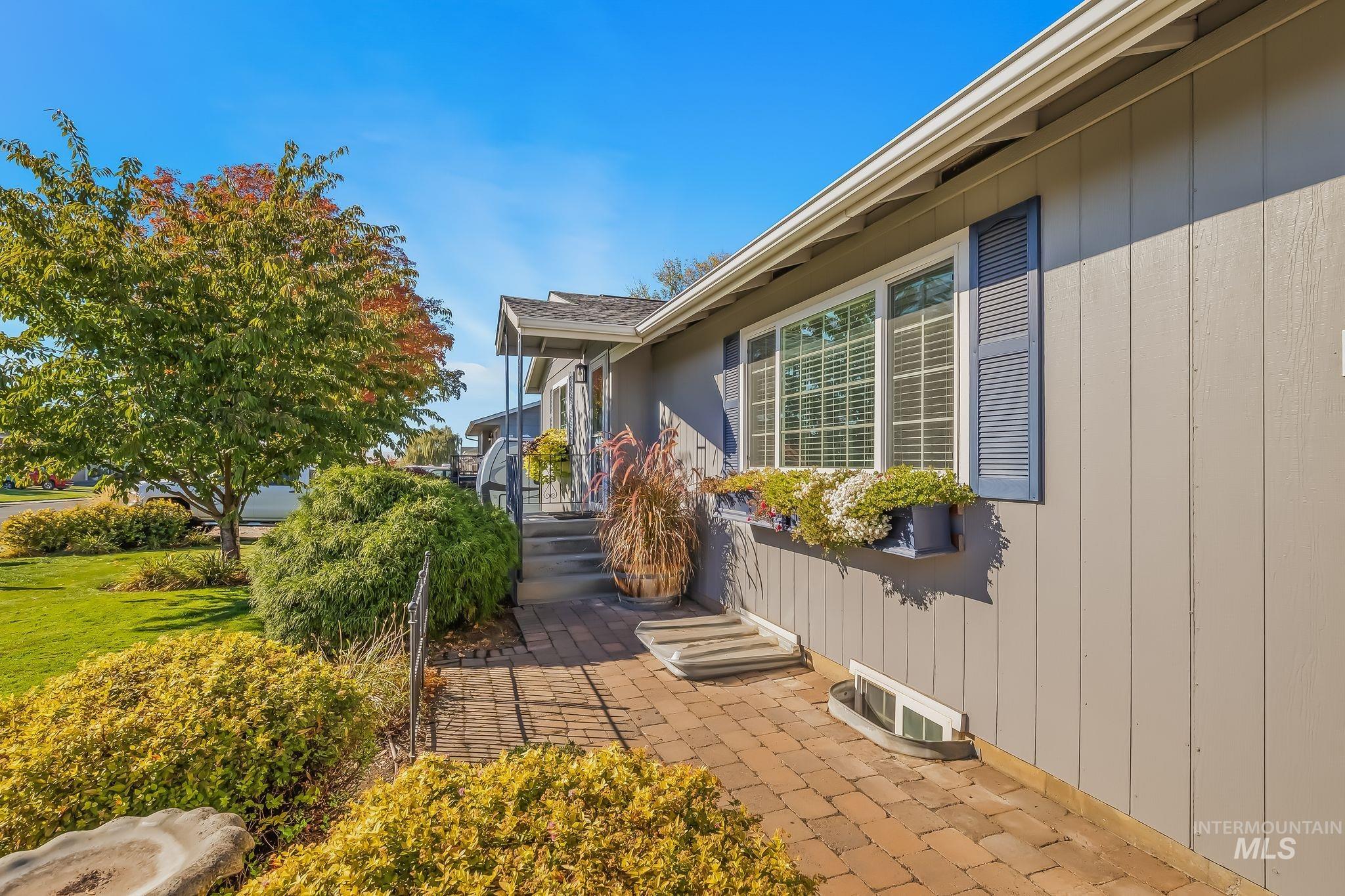 1039 Hemlock Dr, Lewiston, Idaho 83501, 4 Bedrooms, 2 Bathrooms, Residential For Sale, Price $425,000, 99004088