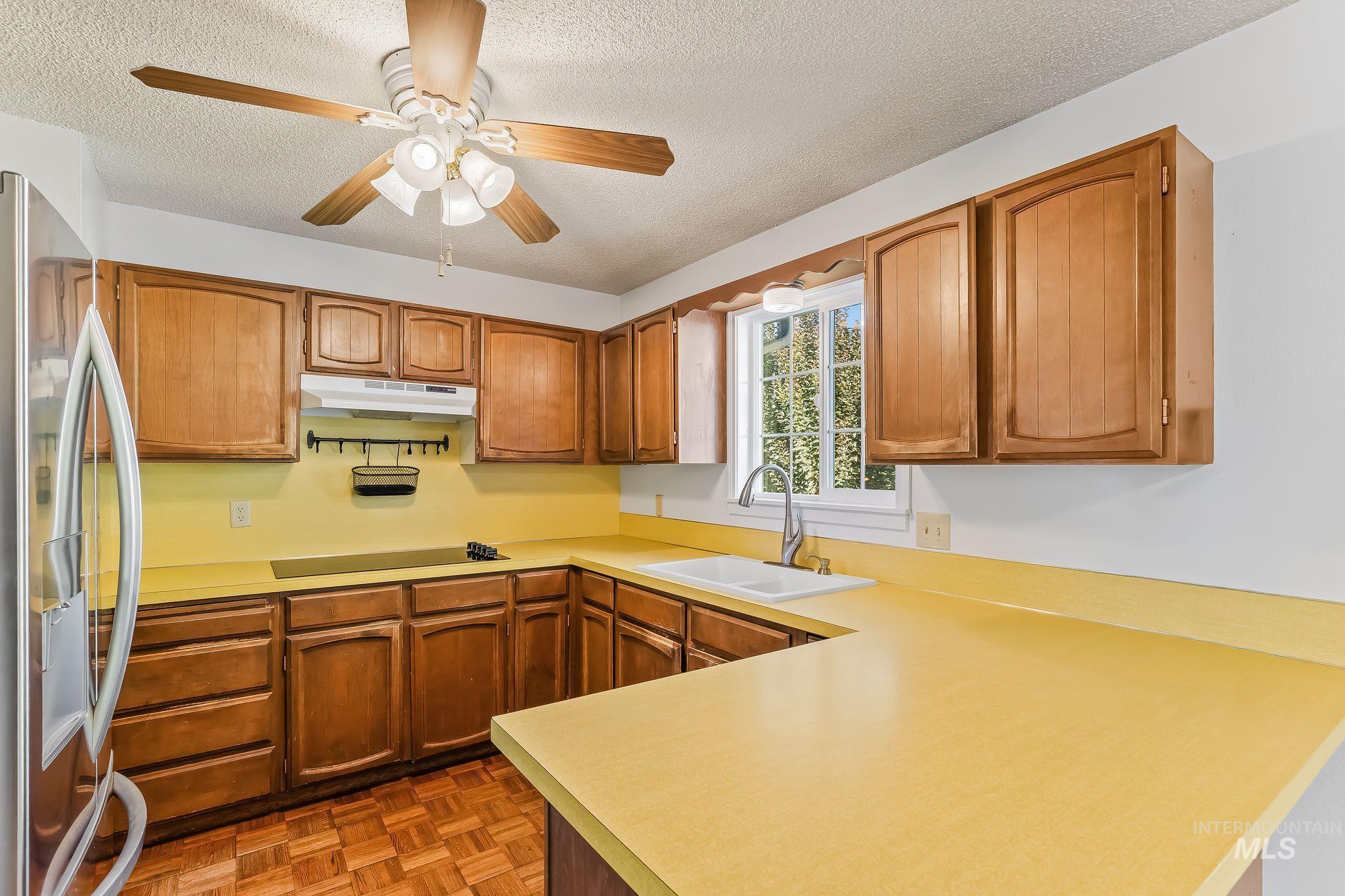 1039 Hemlock Dr, Lewiston, Idaho 83501, 4 Bedrooms, 2 Bathrooms, Residential For Sale, Price $425,000, 99004088