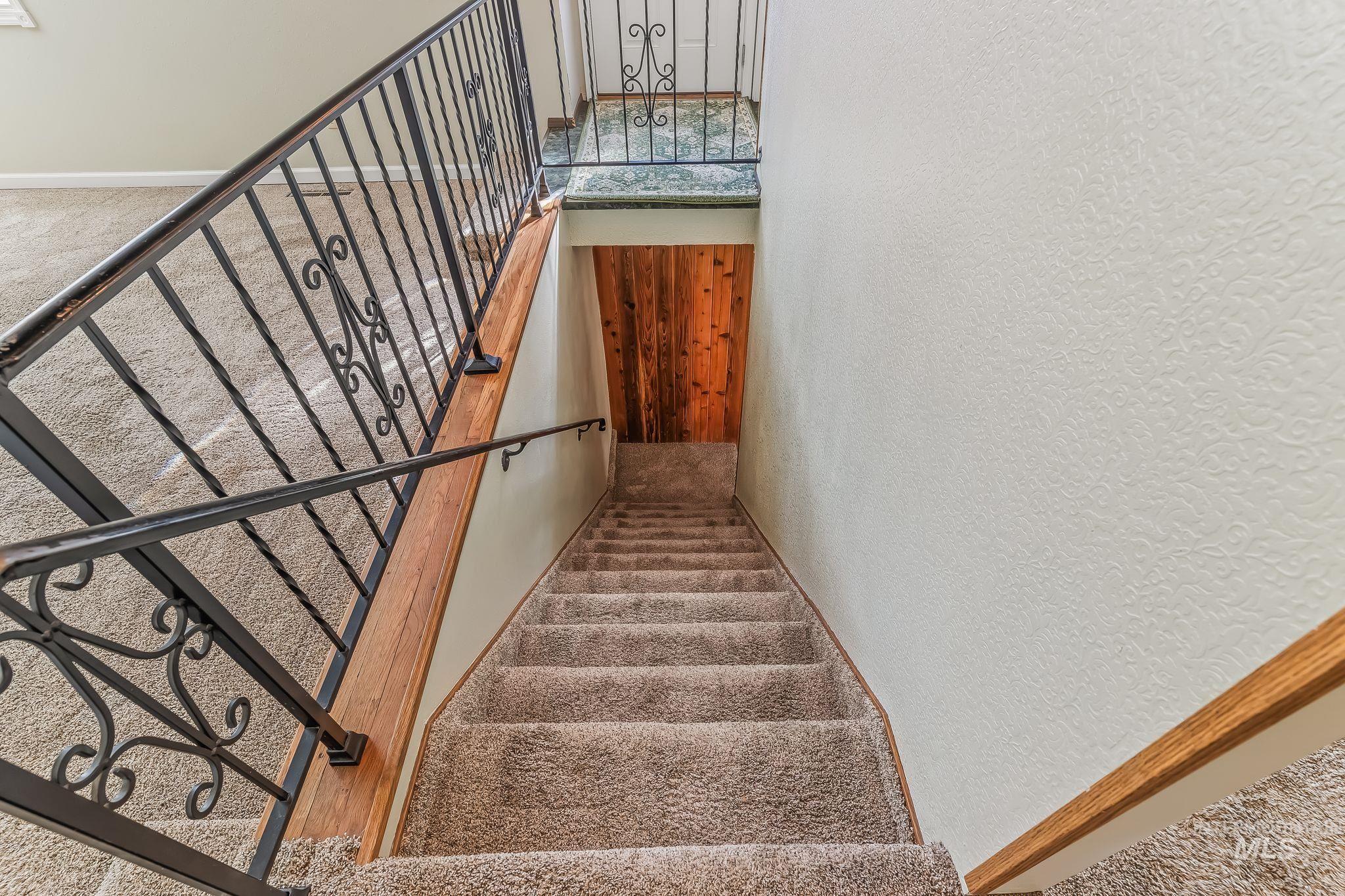 1039 Hemlock Dr, Lewiston, Idaho 83501, 4 Bedrooms, 2 Bathrooms, Residential For Sale, Price $425,000, 99004088
