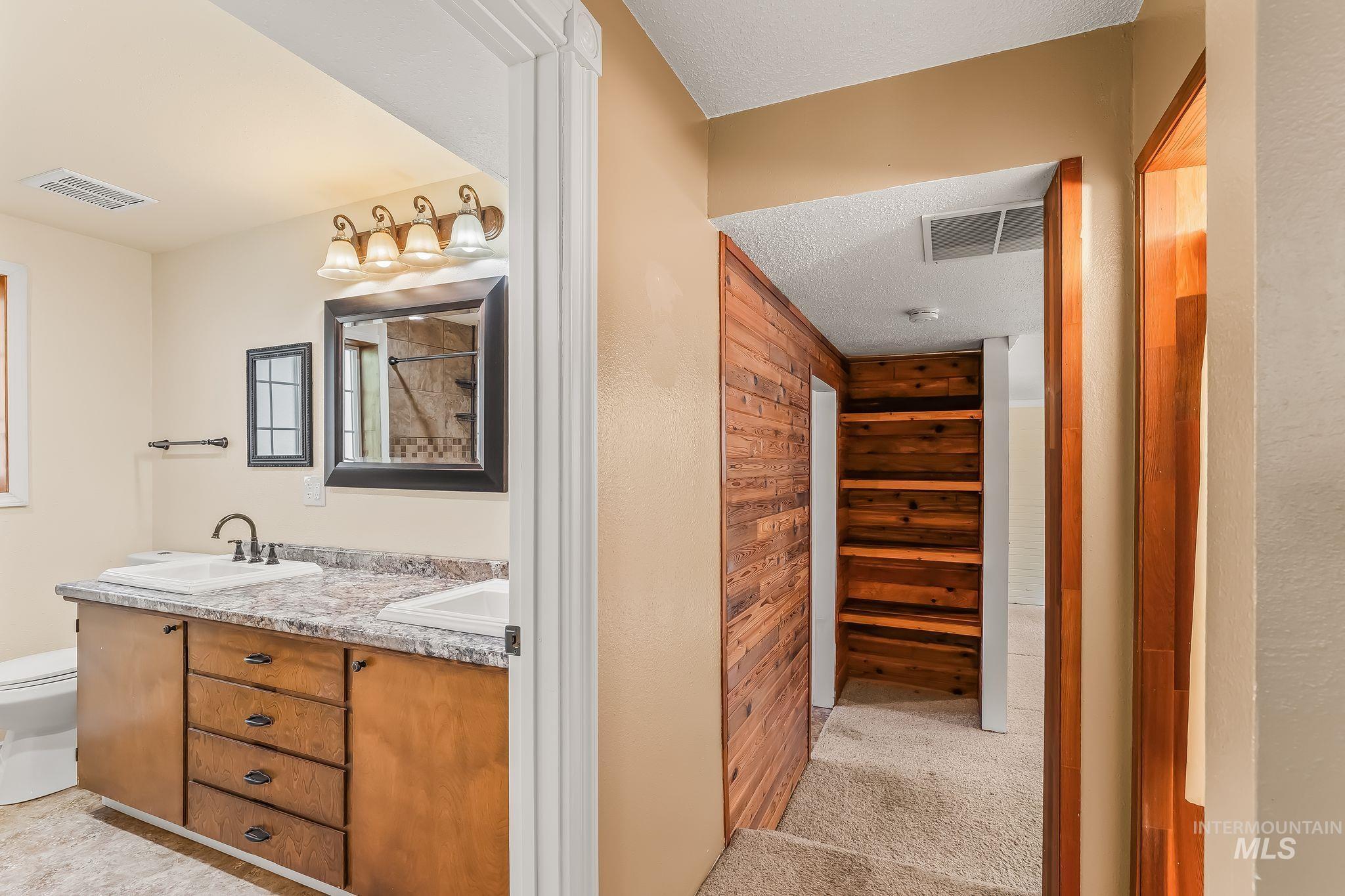 1039 Hemlock Dr, Lewiston, Idaho 83501, 4 Bedrooms, 2 Bathrooms, Residential For Sale, Price $425,000, 99004088