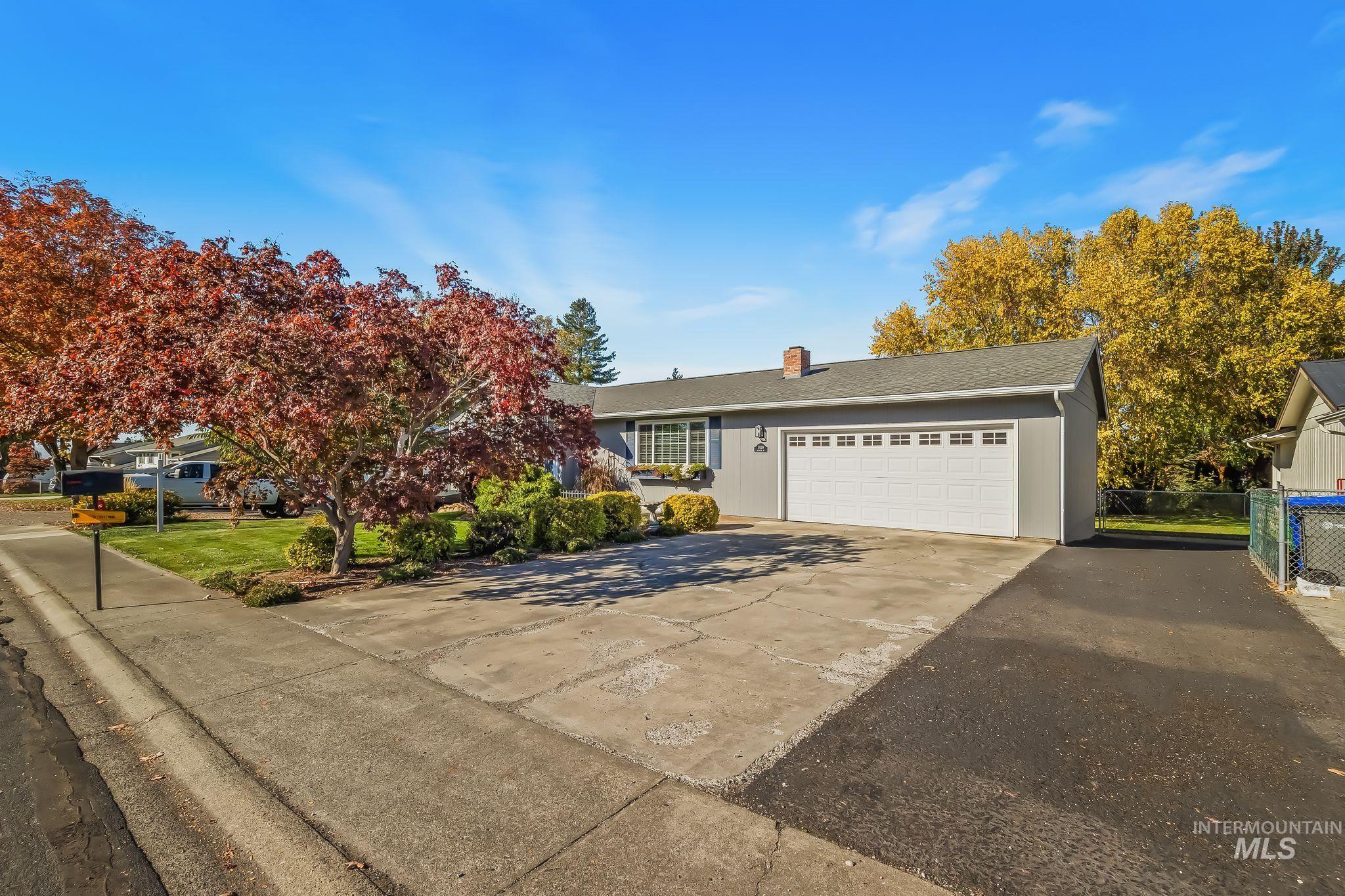 1039 Hemlock Dr, Lewiston, Idaho 83501, 4 Bedrooms, 2 Bathrooms, Residential For Sale, Price $425,000, 99004088