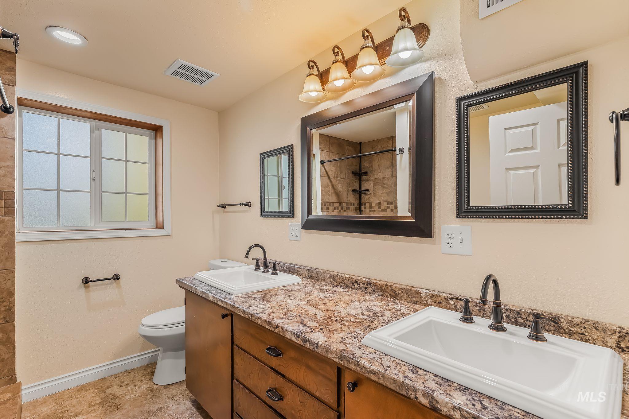 1039 Hemlock Dr, Lewiston, Idaho 83501, 4 Bedrooms, 2 Bathrooms, Residential For Sale, Price $425,000, 99004088