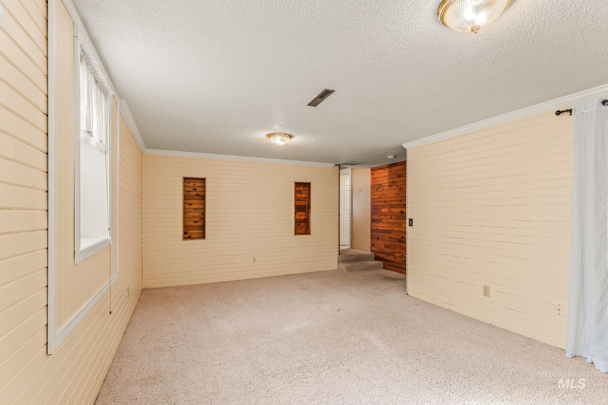 1039 Hemlock Dr, Lewiston, Idaho 83501, 4 Bedrooms, 2 Bathrooms, Residential For Sale, Price $425,000, 99004088
