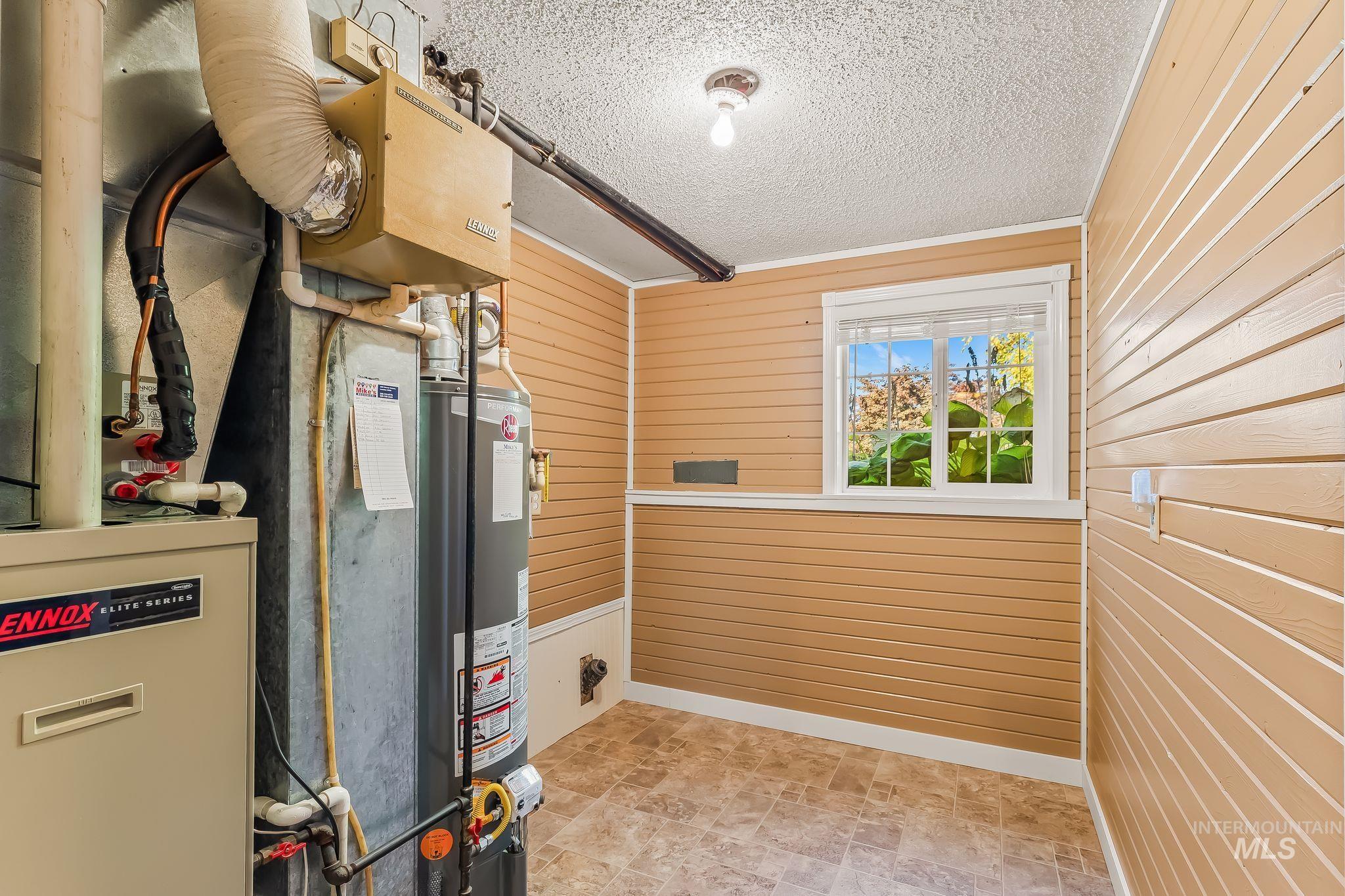 1039 Hemlock Dr, Lewiston, Idaho 83501, 4 Bedrooms, 2 Bathrooms, Residential For Sale, Price $425,000, 99004088