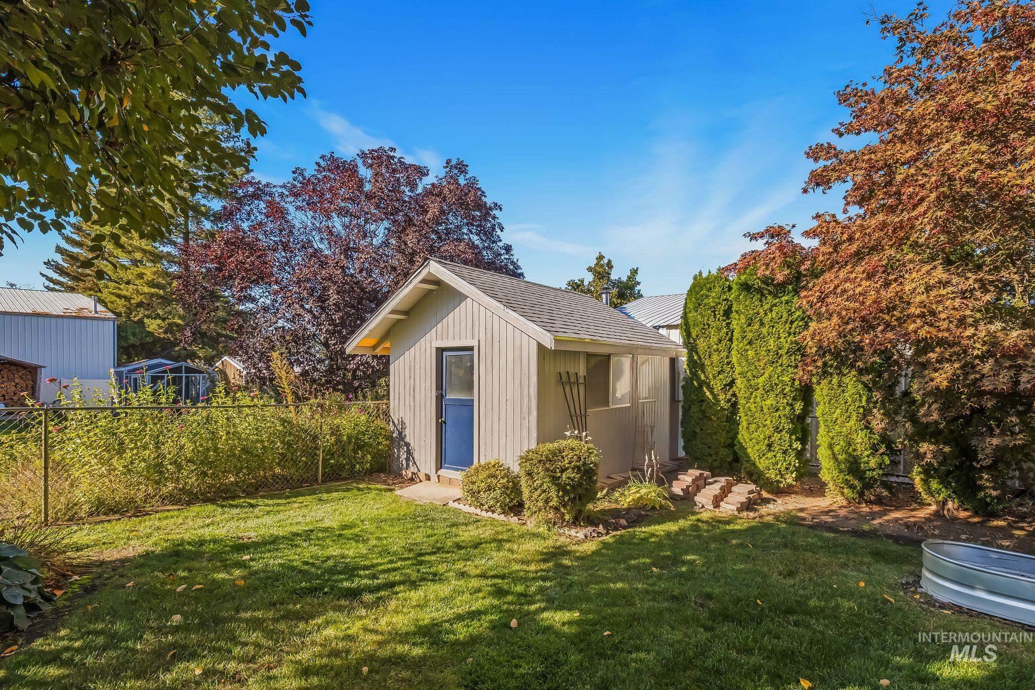 1039 Hemlock Dr, Lewiston, Idaho 83501, 4 Bedrooms, 2 Bathrooms, Residential For Sale, Price $425,000, 99004088
