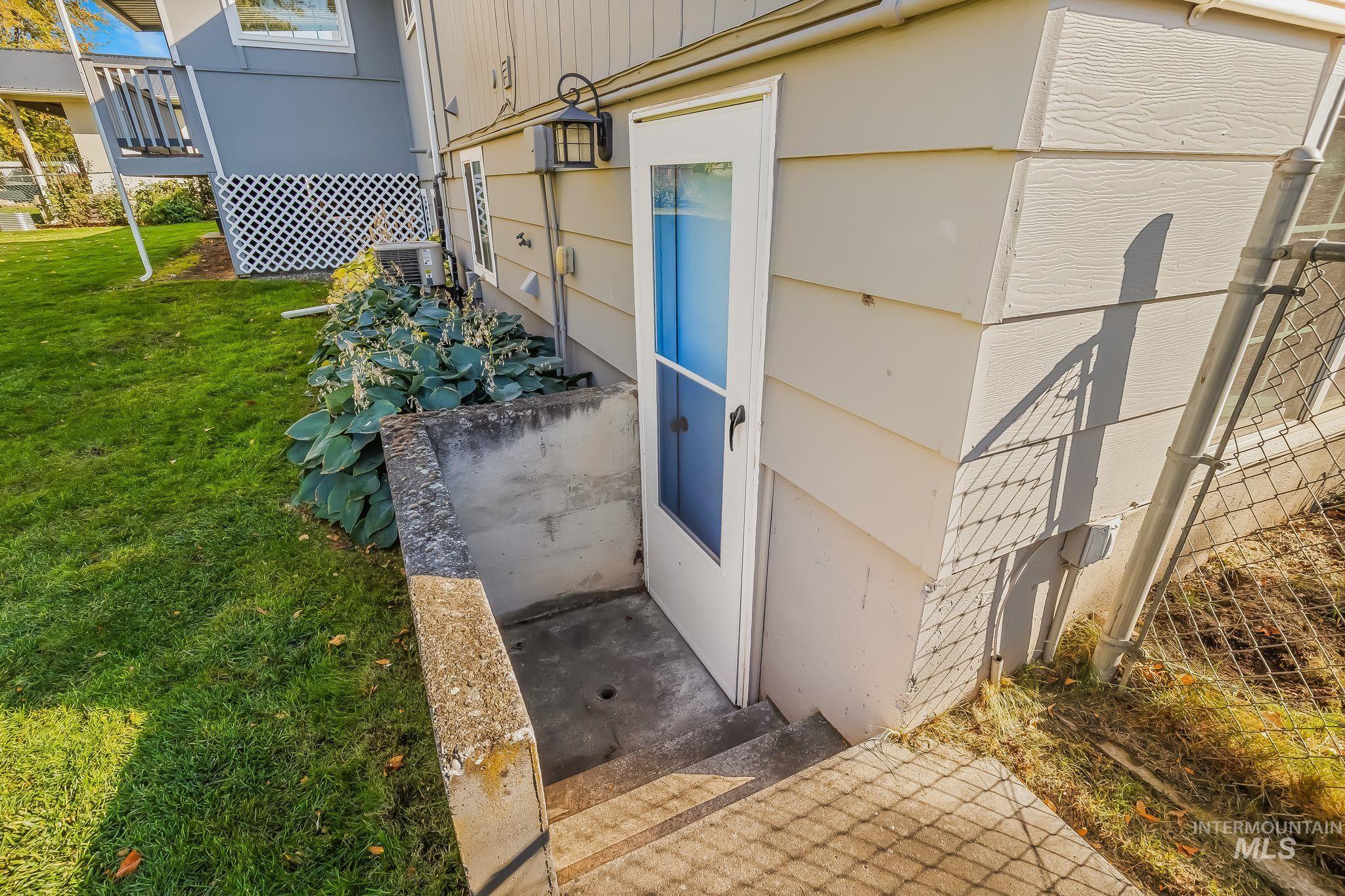 1039 Hemlock Dr, Lewiston, Idaho 83501, 4 Bedrooms, 2 Bathrooms, Residential For Sale, Price $425,000, 99004088
