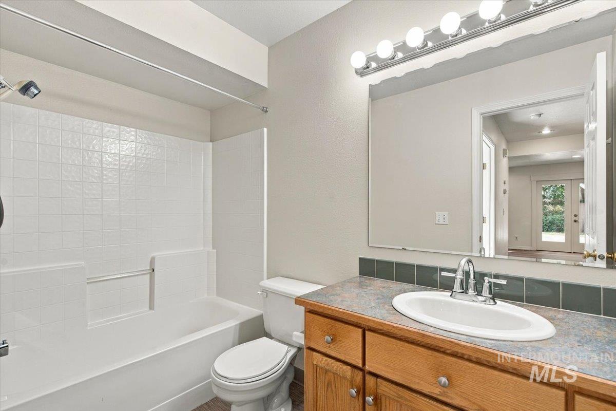 4928 N Lawsonia, Boise, Idaho 83713, 5 Bedrooms, 3 Bathrooms, Residential For Sale, Price $649,999, 99004091