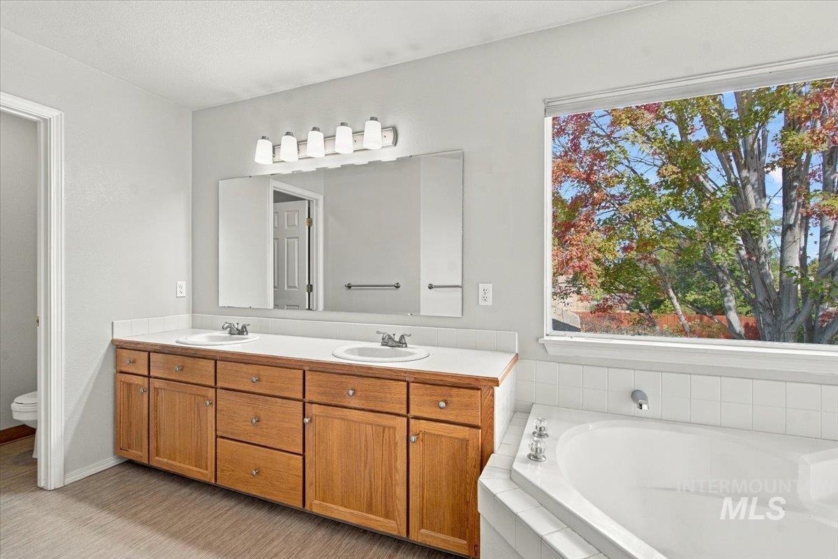 4928 N Lawsonia, Boise, Idaho 83713, 5 Bedrooms, 3 Bathrooms, Residential For Sale, Price $649,999, 99004091