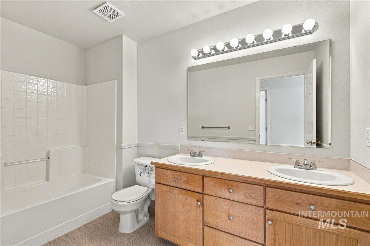 4928 N Lawsonia, Boise, Idaho 83713, 5 Bedrooms, 3 Bathrooms, Residential For Sale, Price $649,999, 99004091