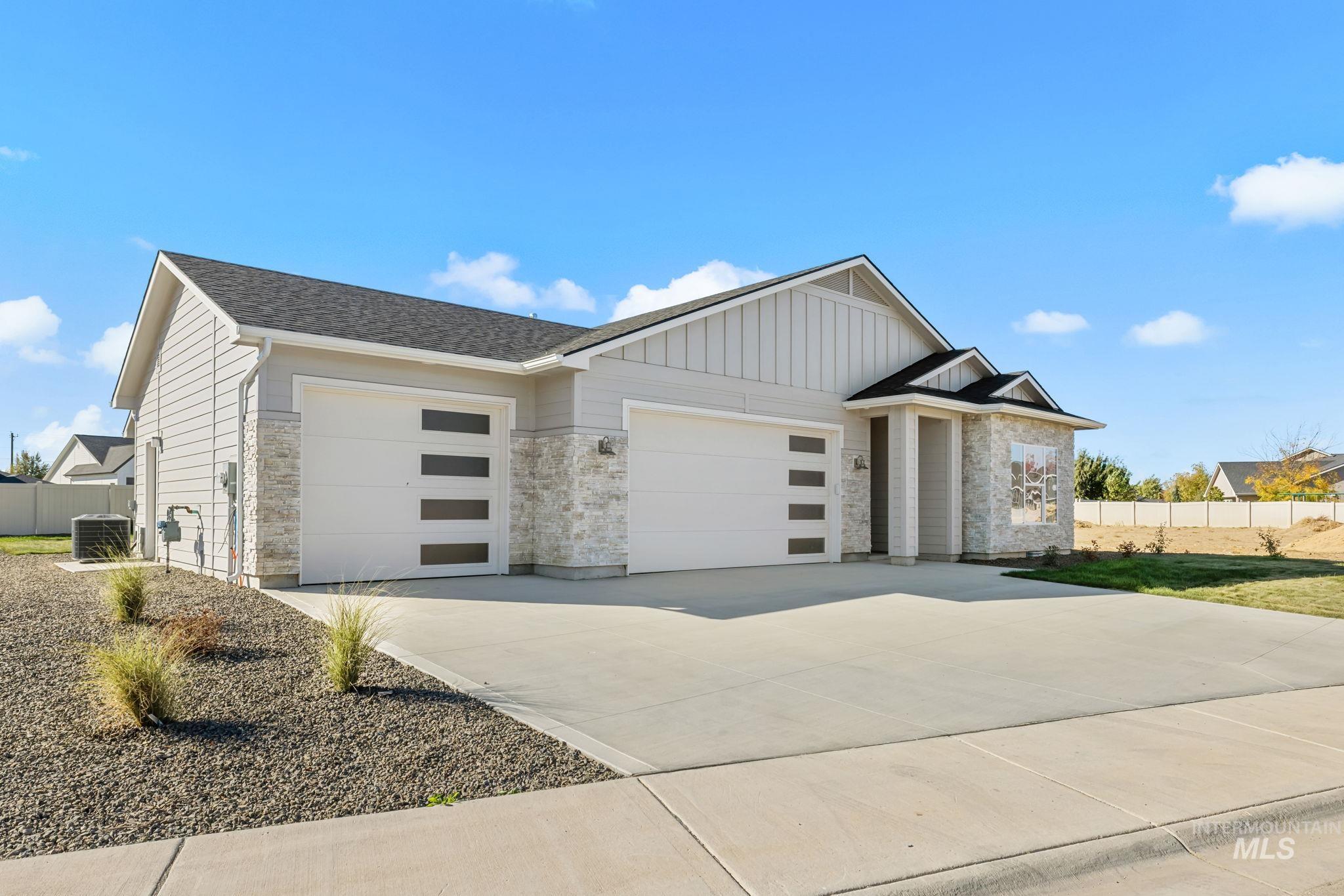 741 E Bouquet Ct, Kuna, Idaho 83634, 3 Bedrooms, 2 Bathrooms, Residential For Sale, Price $514,900,MLS 99004096