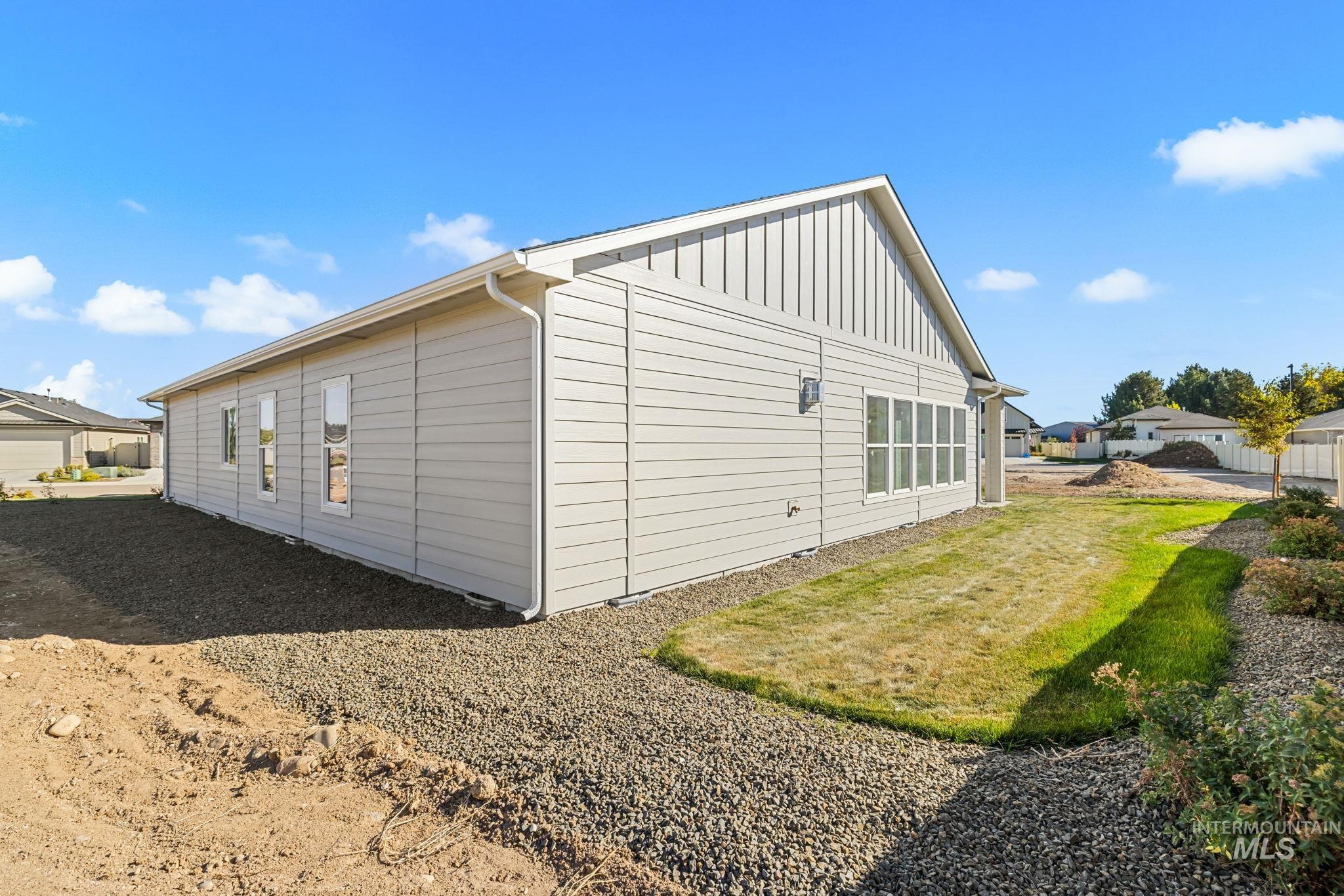 741 E Bouquet Ct, Kuna, Idaho 83634, 3 Bedrooms, 2 Bathrooms, Residential For Sale, Price $514,900,MLS 99004096