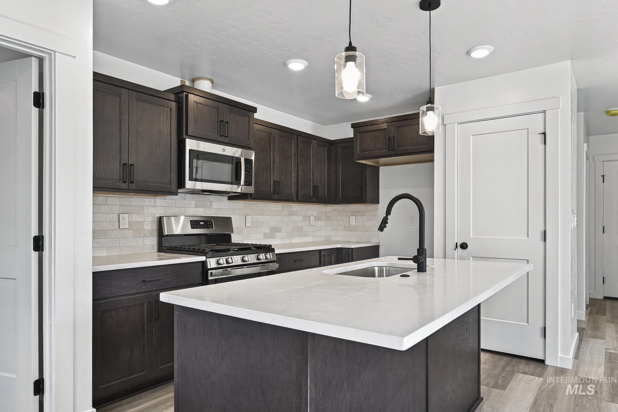 1915 Jensens Way, Payette, Idaho 83661, 4 Bedrooms, 2.5 Bathrooms, Residential For Sale, Price $310,000,MLS 99004097