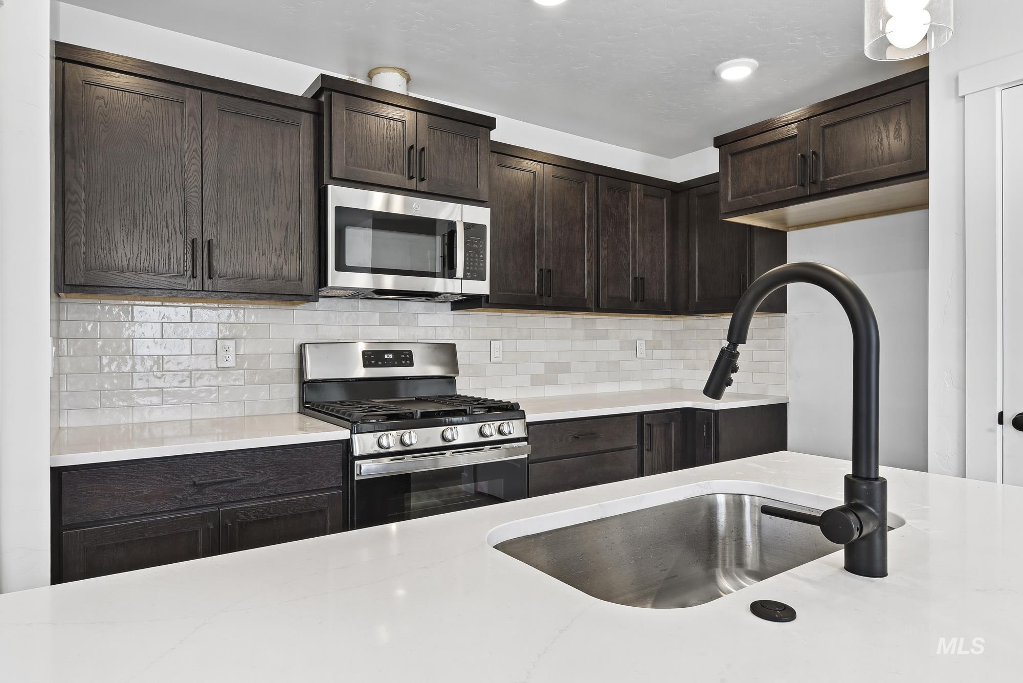 1915 Jensens Way, Payette, Idaho 83661, 4 Bedrooms, 2.5 Bathrooms, Residential For Sale, Price $310,000,MLS 99004097