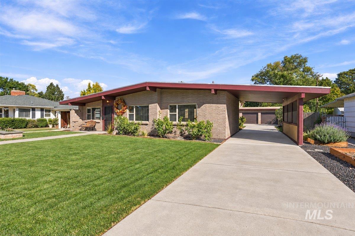 416 S Ivy St, Nampa, Idaho 83686, 4 Bedrooms, 3 Bathrooms, Residential For Sale, Price $532,000,MLS 99004100
