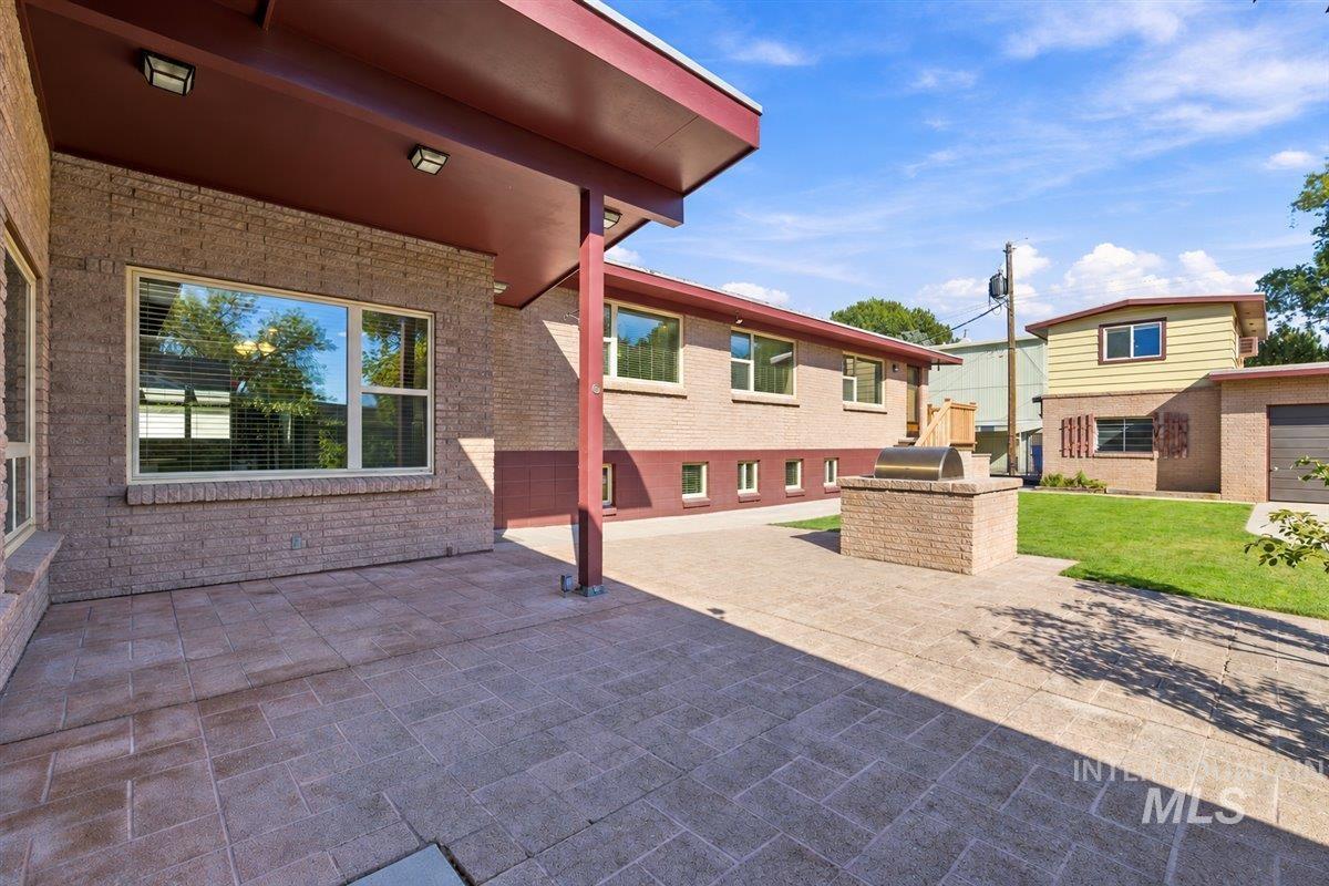 416 S Ivy St, Nampa, Idaho 83686, 4 Bedrooms, 3 Bathrooms, Residential For Sale, Price $532,000,MLS 99004100