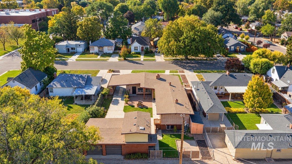 416 S Ivy St, Nampa, Idaho 83686, 4 Bedrooms, 3 Bathrooms, Residential For Sale, Price $532,000,MLS 99004100
