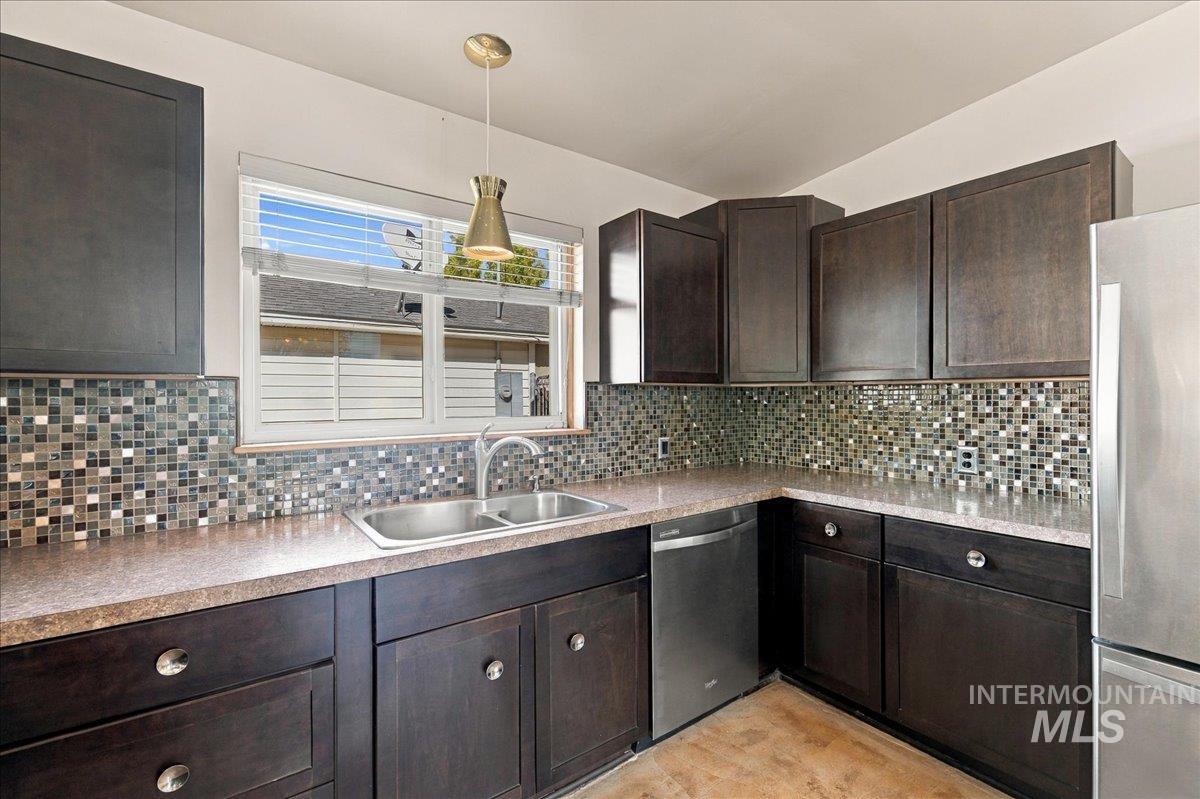416 S Ivy St, Nampa, Idaho 83686, 4 Bedrooms, 3 Bathrooms, Residential For Sale, Price $532,000,MLS 99004100