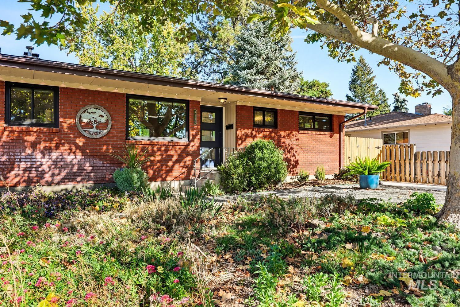 4830 W Greenbrier Dr, Boise, Idaho 83705, 4 Bedrooms, 2 Bathrooms, Residential For Sale, Price $535,000,MLS 99004101