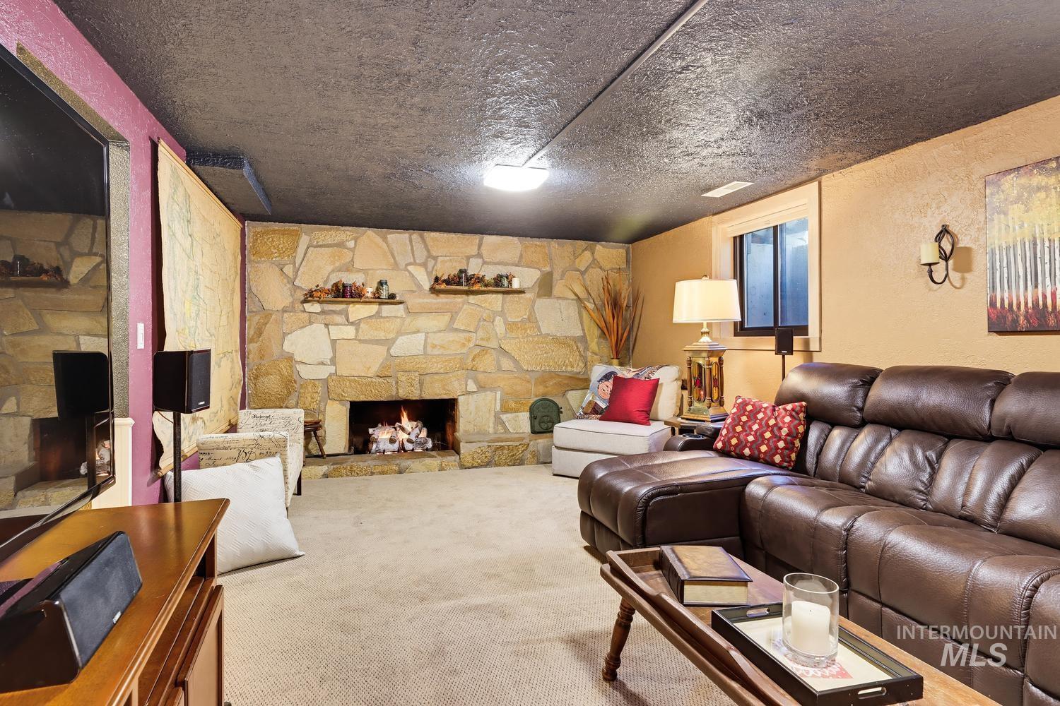 4830 W Greenbrier Dr, Boise, Idaho 83705, 4 Bedrooms, 2 Bathrooms, Residential For Sale, Price $535,000,MLS 99004101