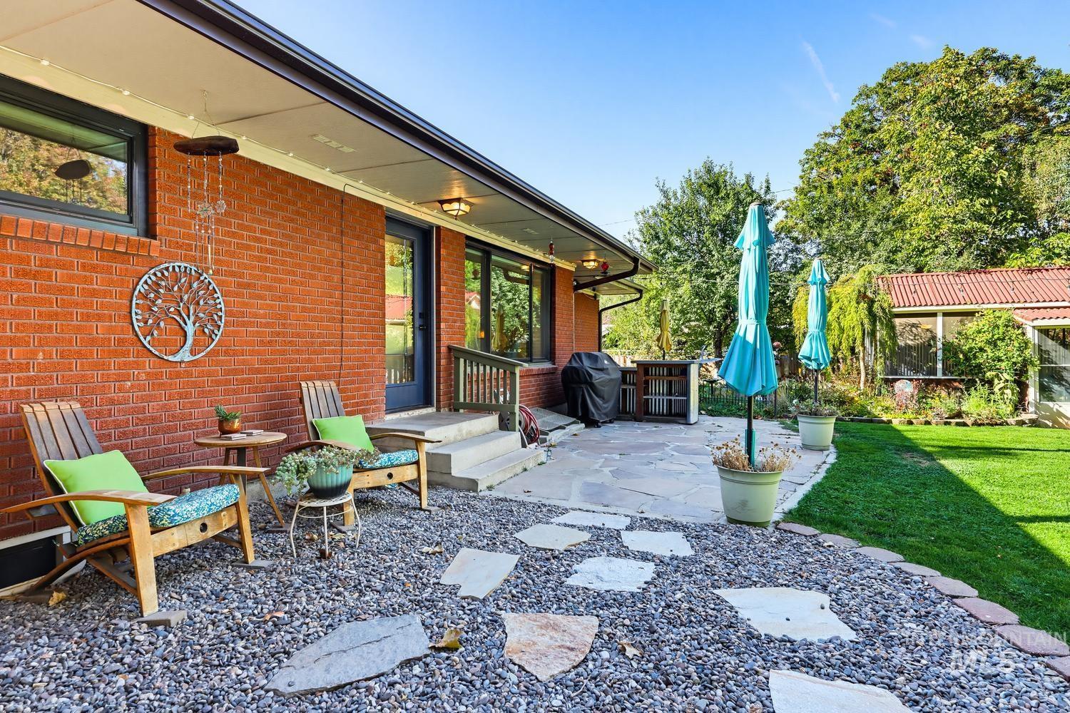 4830 W Greenbrier Dr, Boise, Idaho 83705, 4 Bedrooms, 2 Bathrooms, Residential For Sale, Price $535,000,MLS 99004101