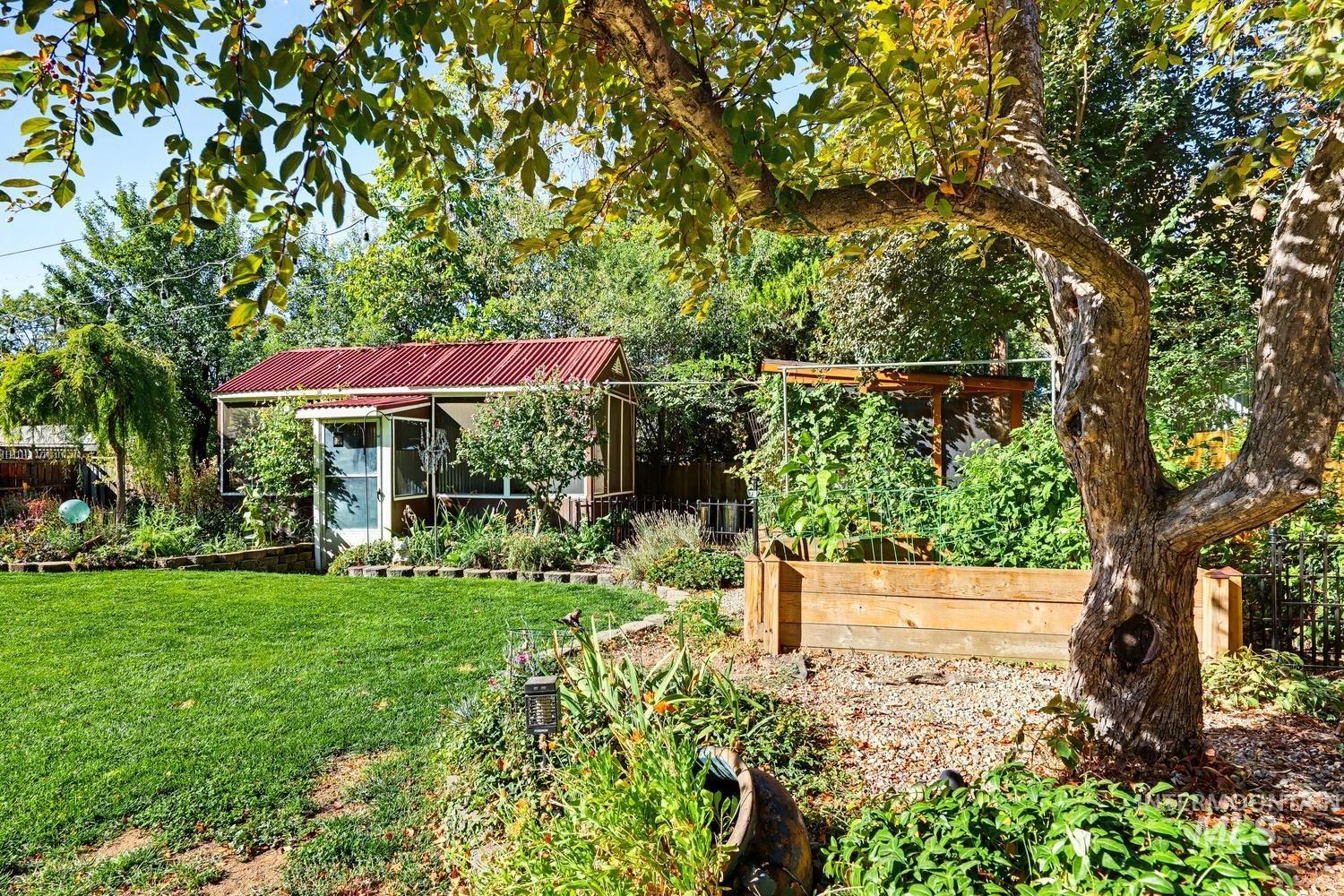 4830 W Greenbrier Dr, Boise, Idaho 83705, 4 Bedrooms, 2 Bathrooms, Residential For Sale, Price $535,000,MLS 99004101